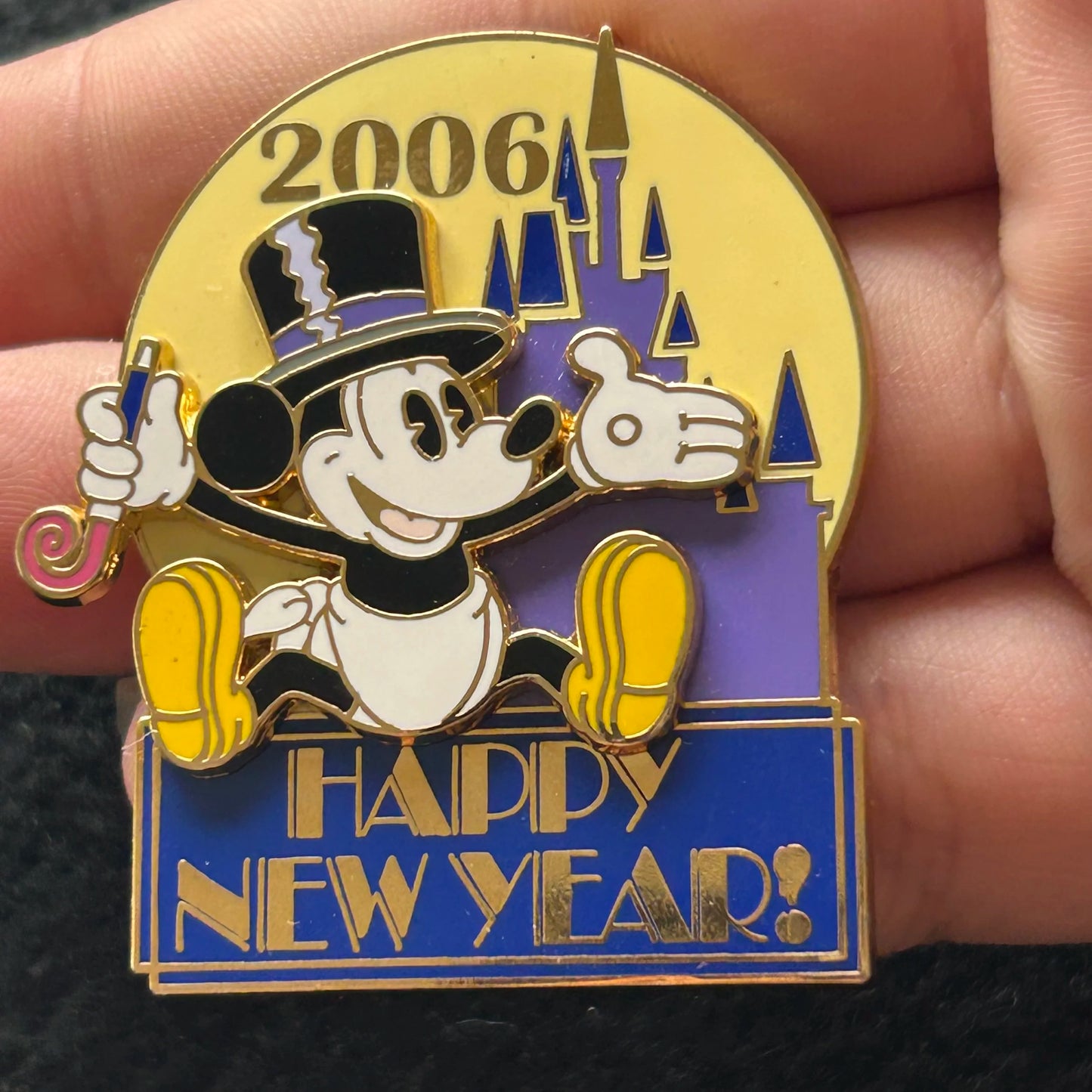 2006 - Mickey Mouse - Happy New Years - Castle - LE 2,000 - Disney Pin