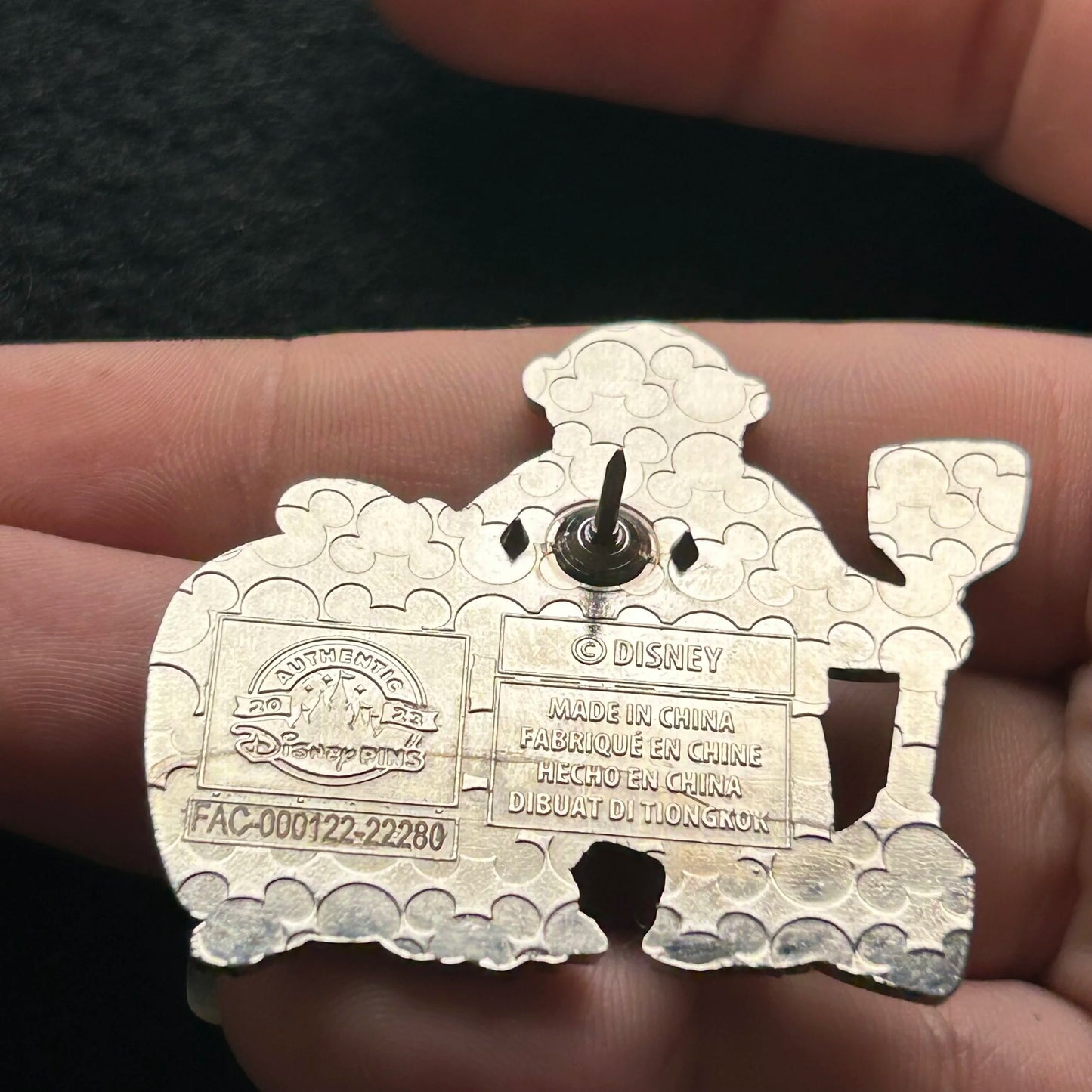 2023 - Grizzly River Run - Humphrey and Bear Statue - DLR - Disney Pin