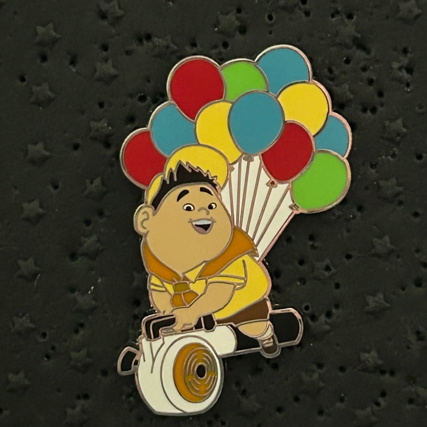 2024 - Russel - Riding Leaf Blower With Balloons - Up - Disney Pin