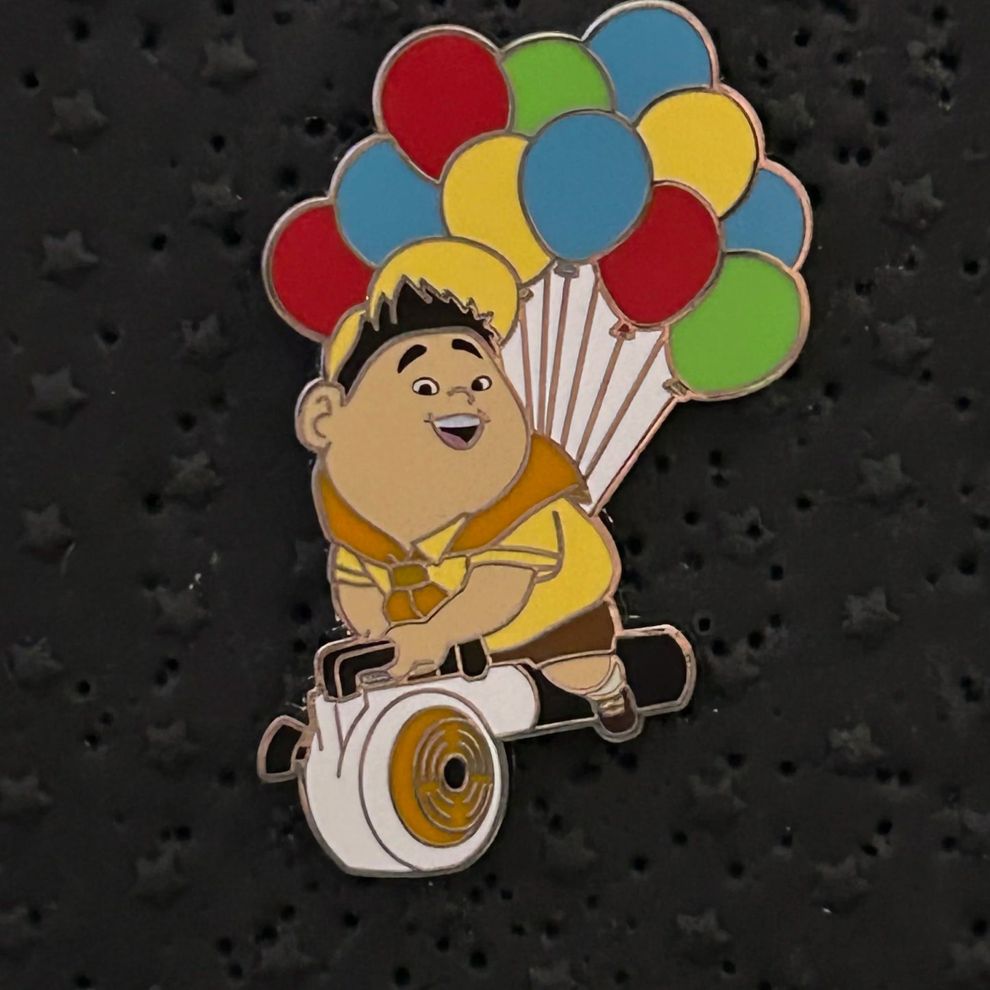 2024 - Russel - Riding Leaf Blower With Balloons - Up - Disney Pin