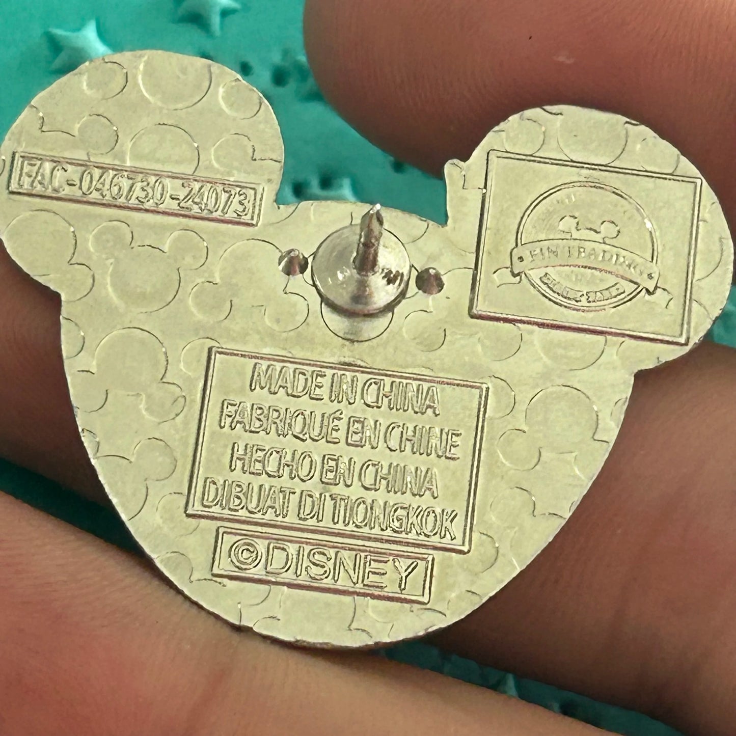 Queen Of Hearts Mickey Head Pin