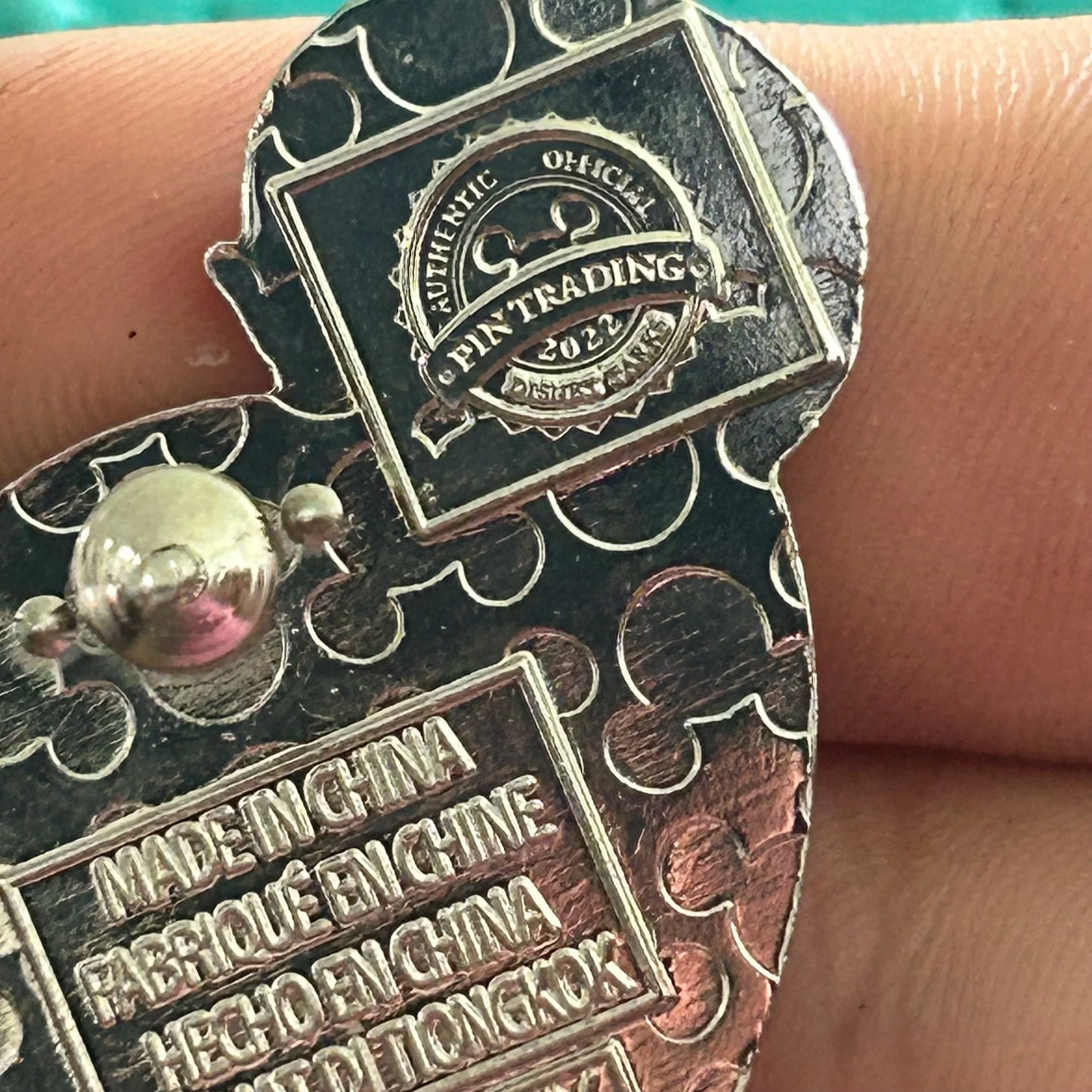 Queen Of Hearts Mickey Head Pin