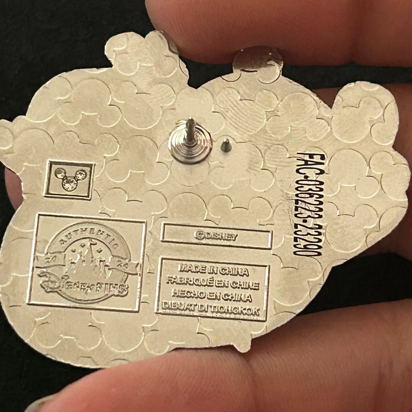 2024 - Chicken Little - Fish Out Of Water - Foam Fingers - Disney Pin