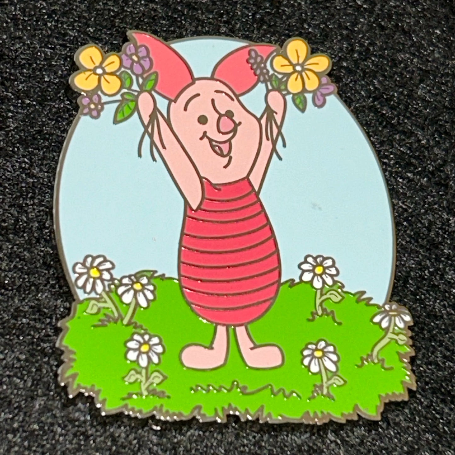 2024 - Piglet - With Flowers - Winnie the Pooh - Disney Pin