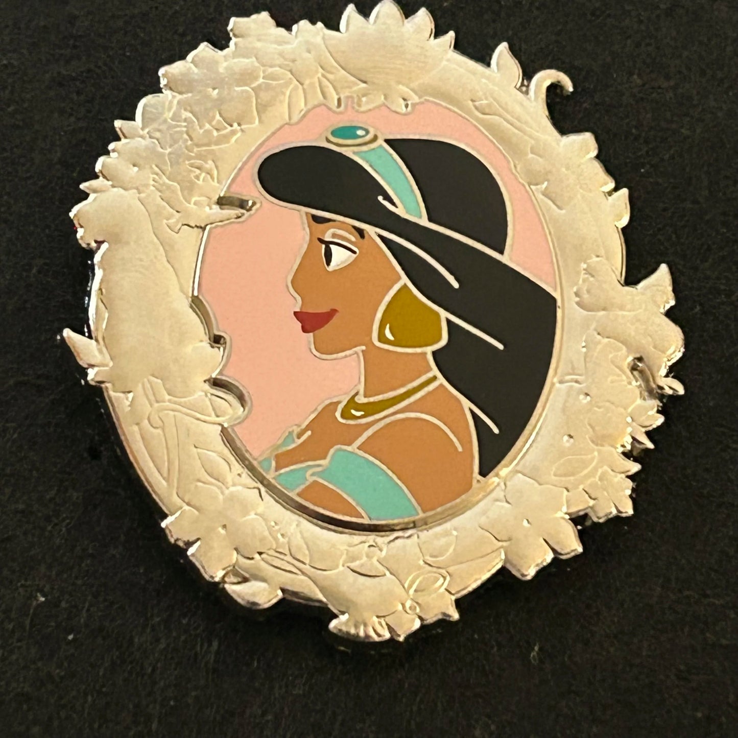 2024 - Jasmine - Aladdin - Side Profile - Silver Portrait - Princess Series - Disney Pin