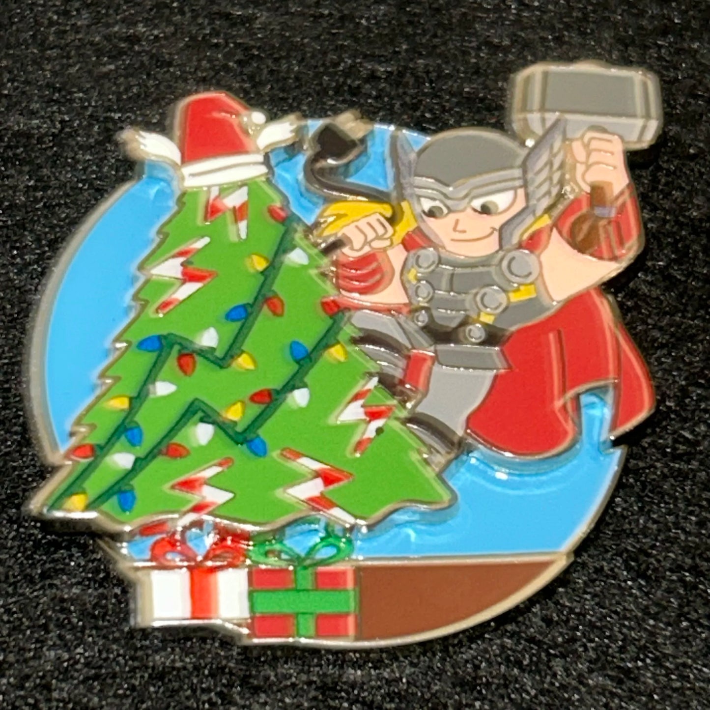 2024 - Thor - Decorating Christmas Tree - Marvel - Disney Pin on Pin