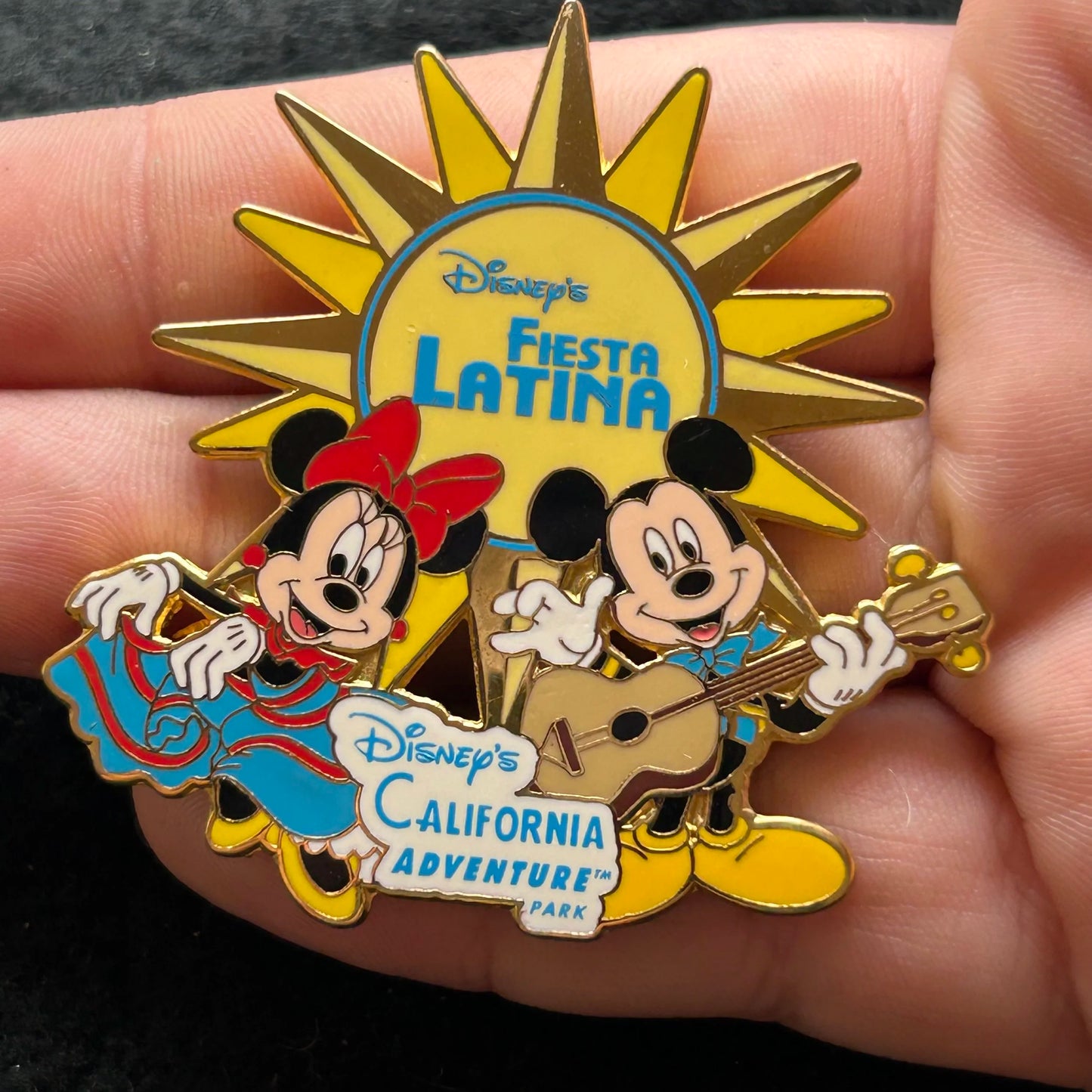 2003 - Mickey and Minnie Mouse Dancing - Fiesta Latina - DLR - LE 750 - Disney Pin
