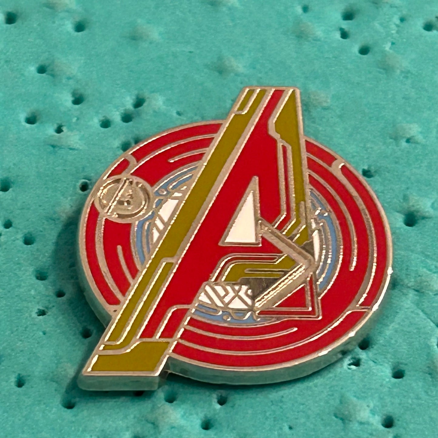 2020 - Iron Man - Marvel - Avengers - Hidden Disney Pin