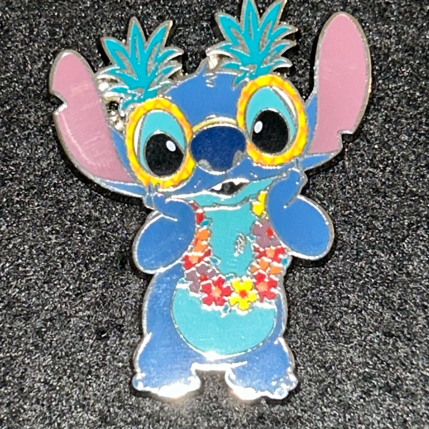 2022 - Stitch wearing Pineapple Glasses and Lei - Disney Pin