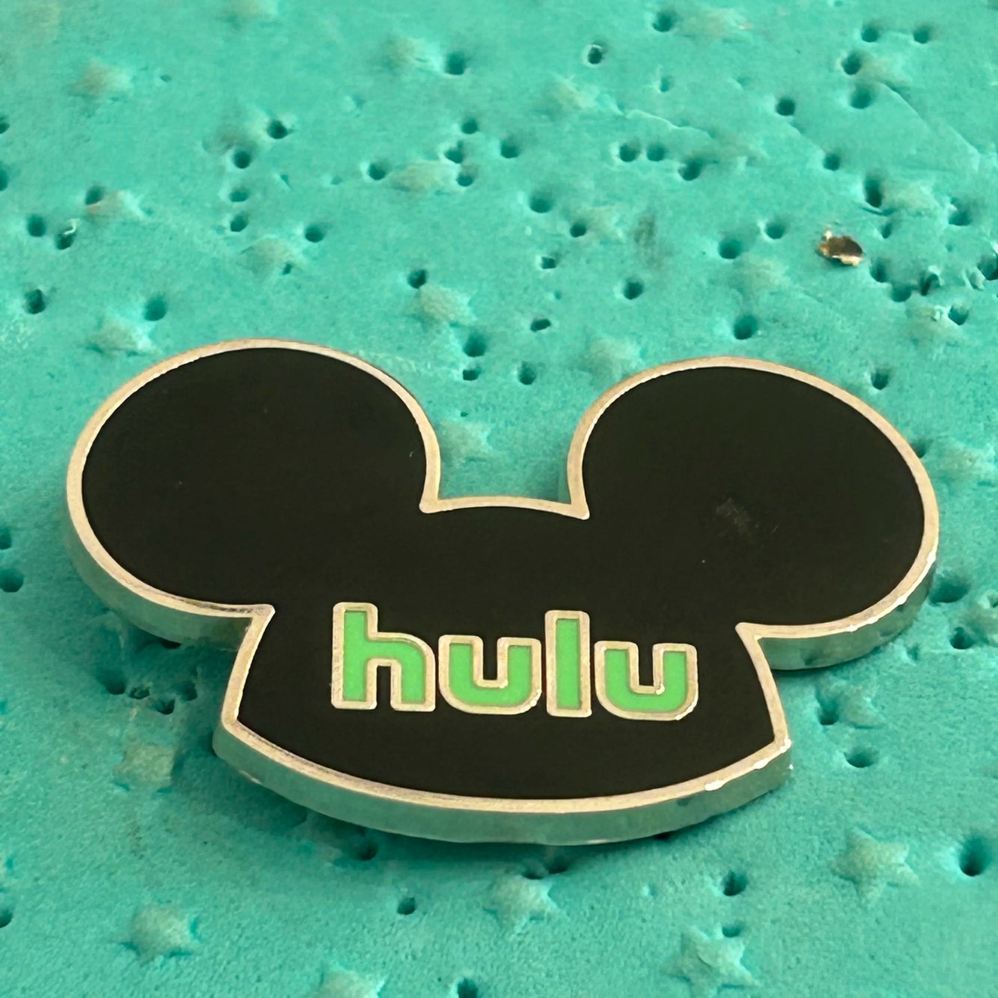 2024 Hulu pin