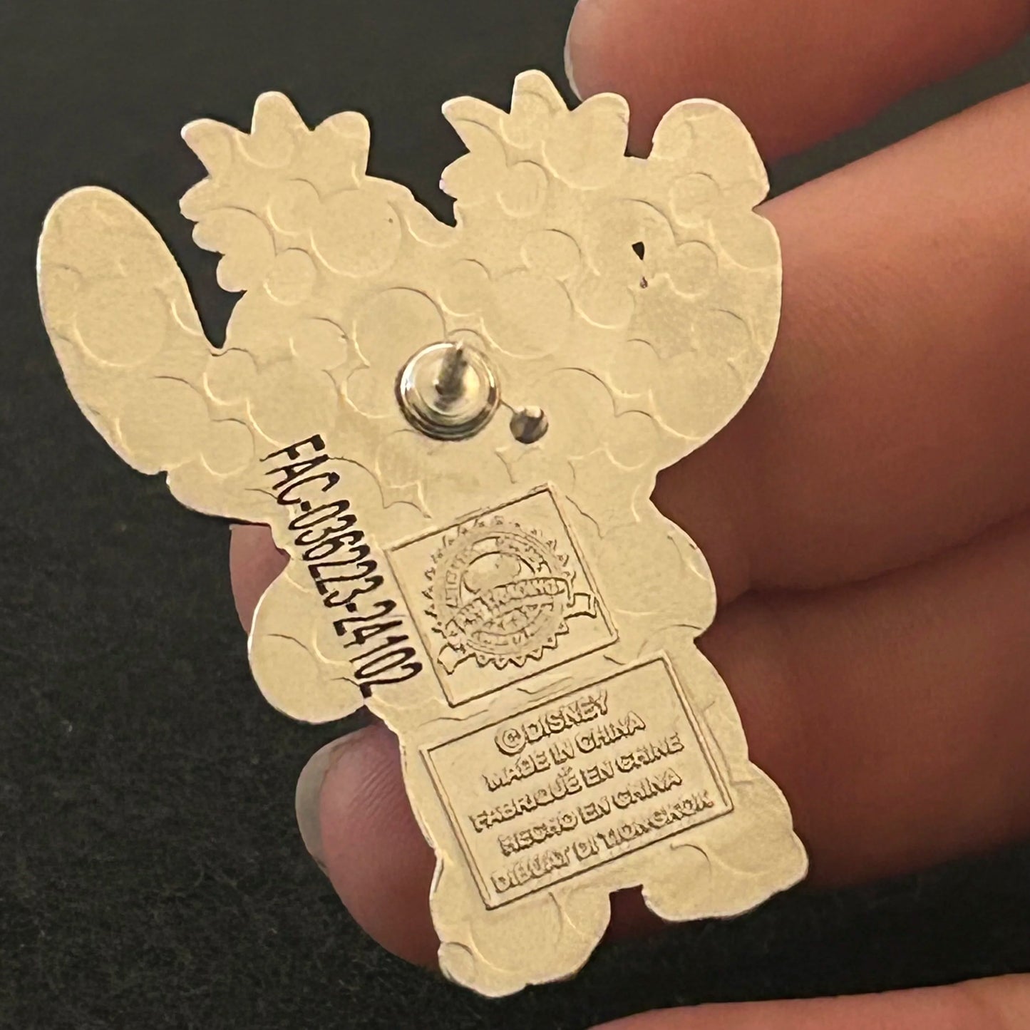 2022 - Stitch wearing Pineapple Glasses and Lei - Disney Pin