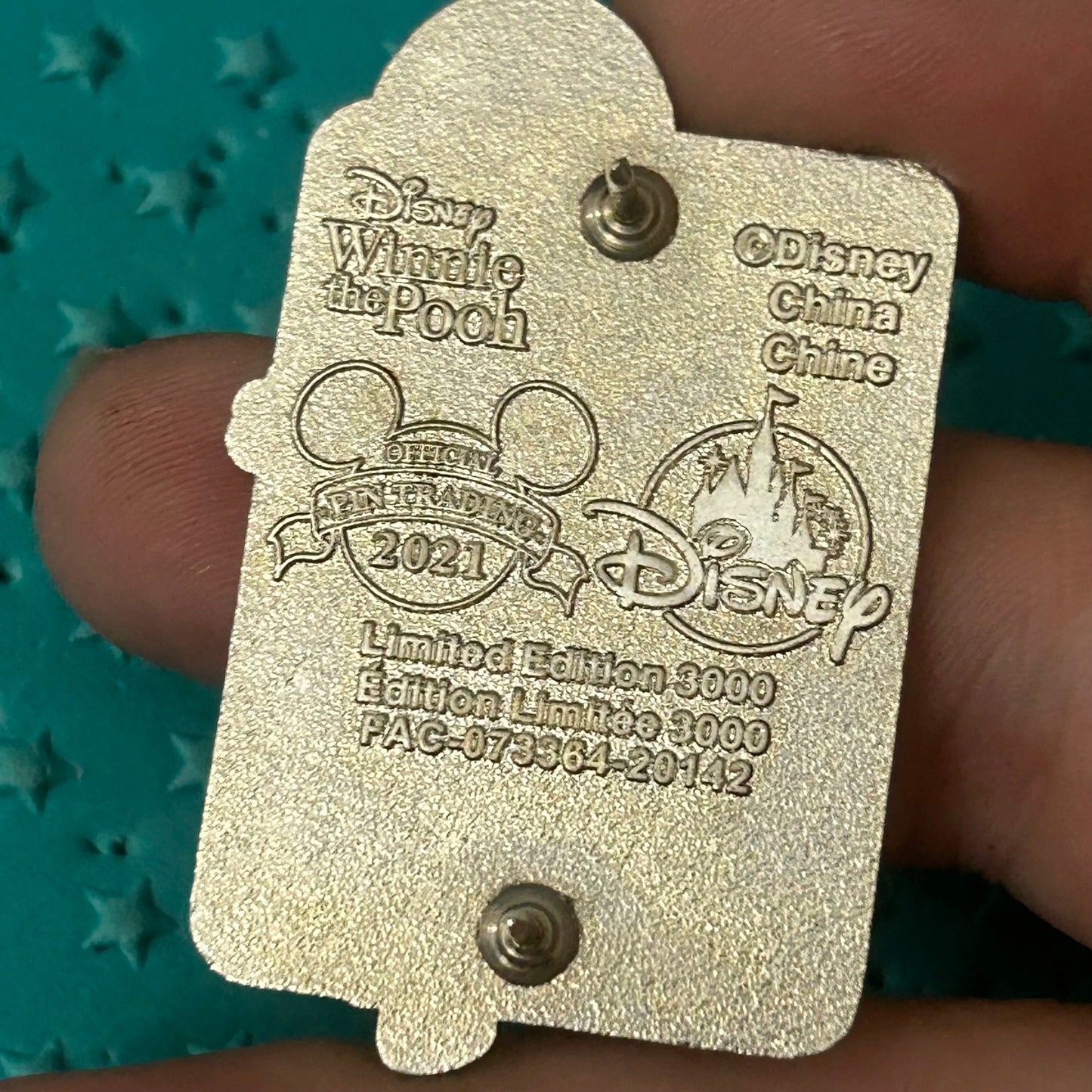 2021 LE Winnie the Pooh Balloon and Honey Tree Pin
