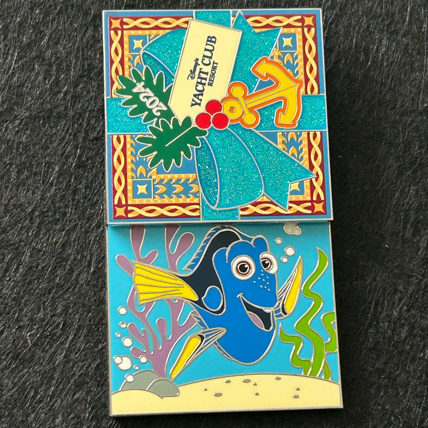 2024 - Dory - Yacht and Beach - Christmas Present - Hinge - LE 2,500 - Disney Pin