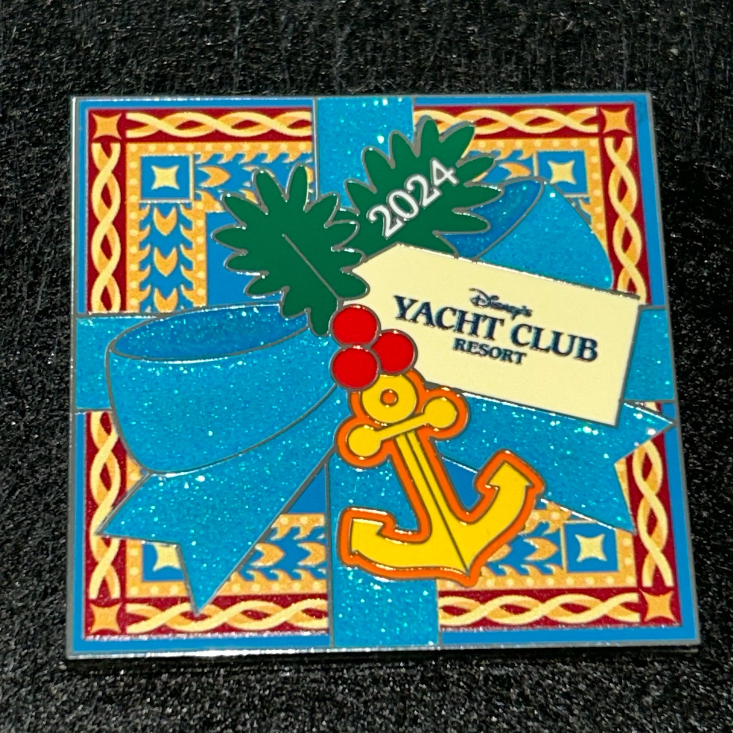 2024 - Dory - Yacht and Beach - Christmas Present - Hinge - LE 2,500 - Disney Pin
