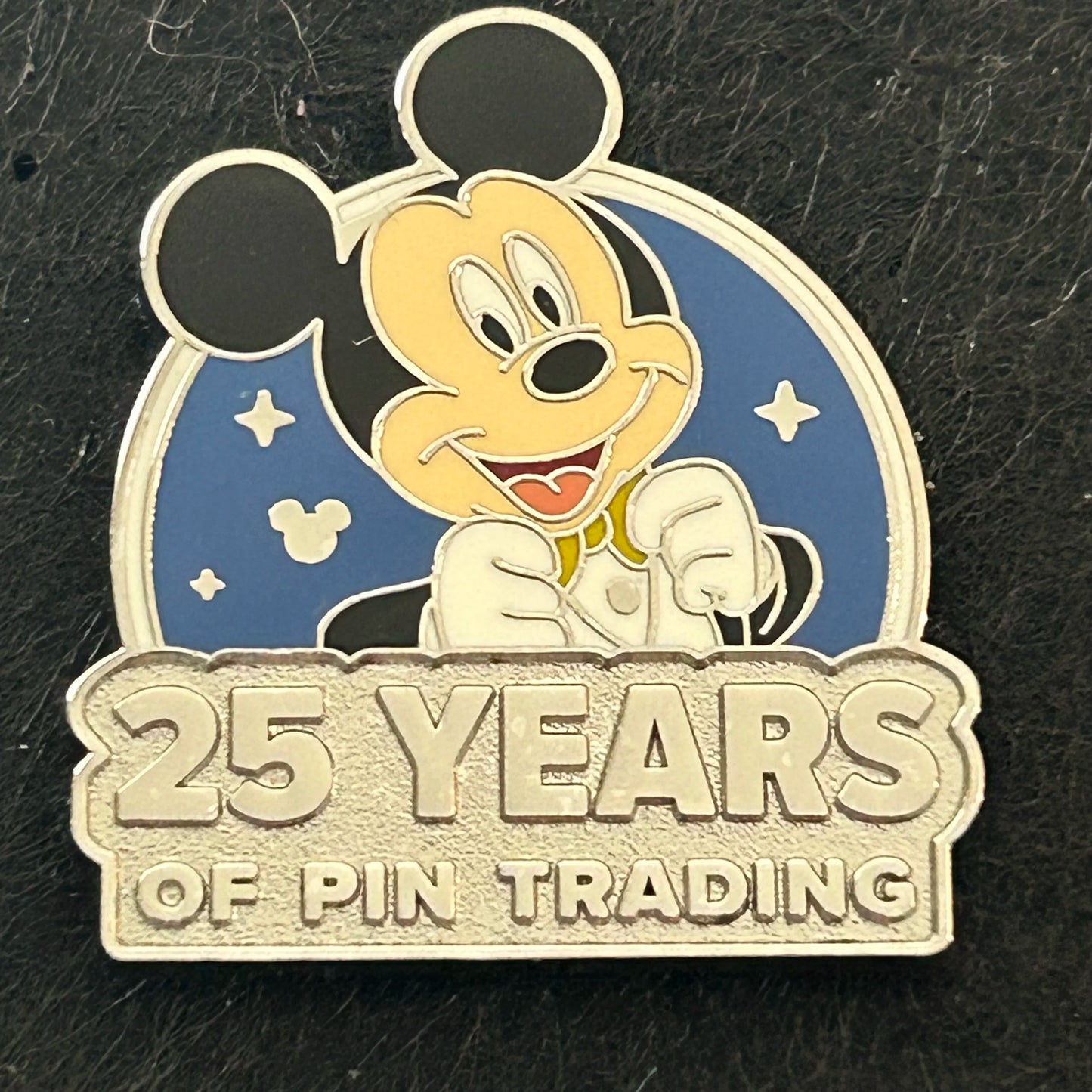 2025 - Mickey Mouse - 25 Years of Pin Trading - Hidden Disney - Disney Pin