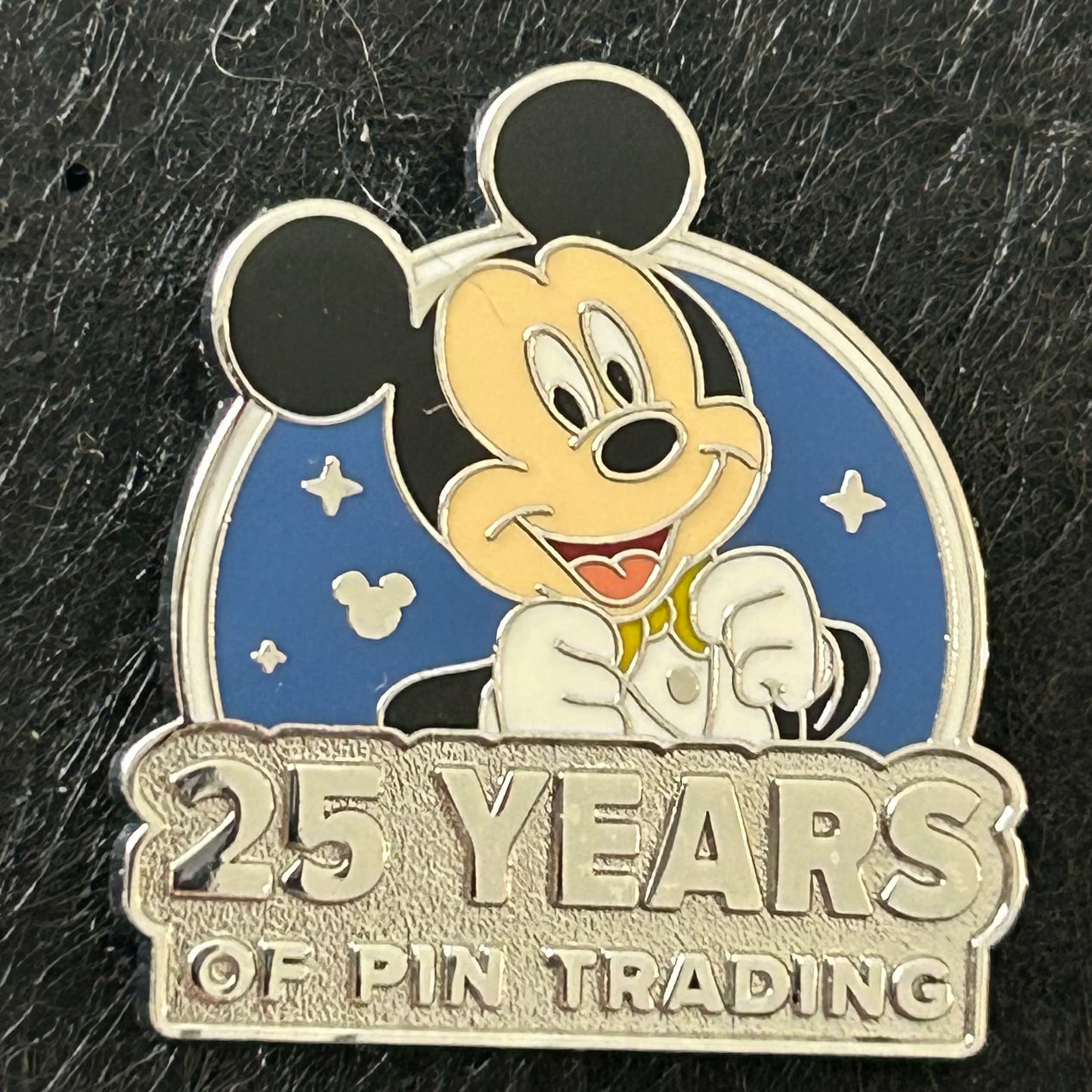 2025 - Mickey Mouse - 25 Years of Pin Trading - Hidden Disney - Disney Pin