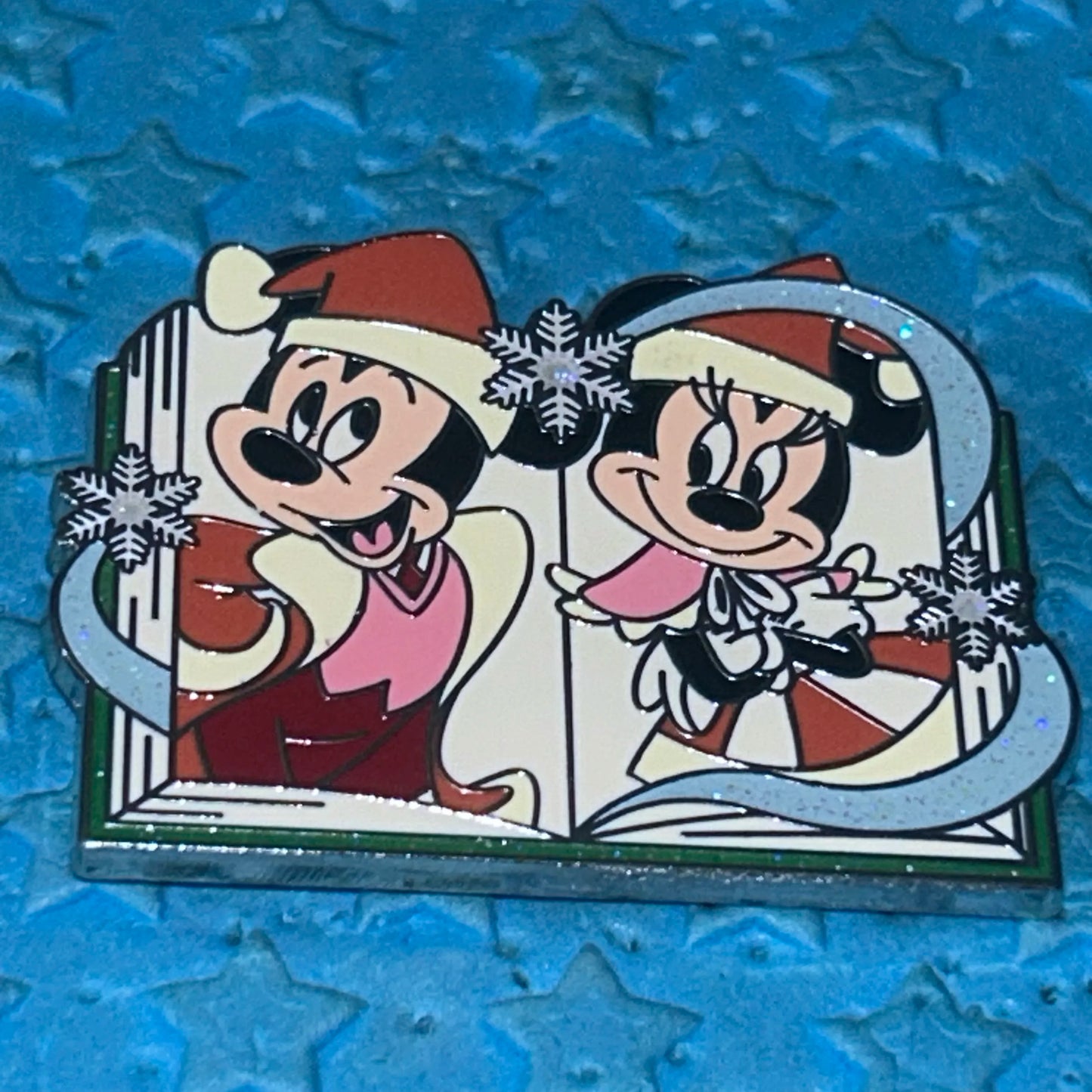 2023 - LE - Mickey/ Minnie - Christmas - Gift Card Book Pin