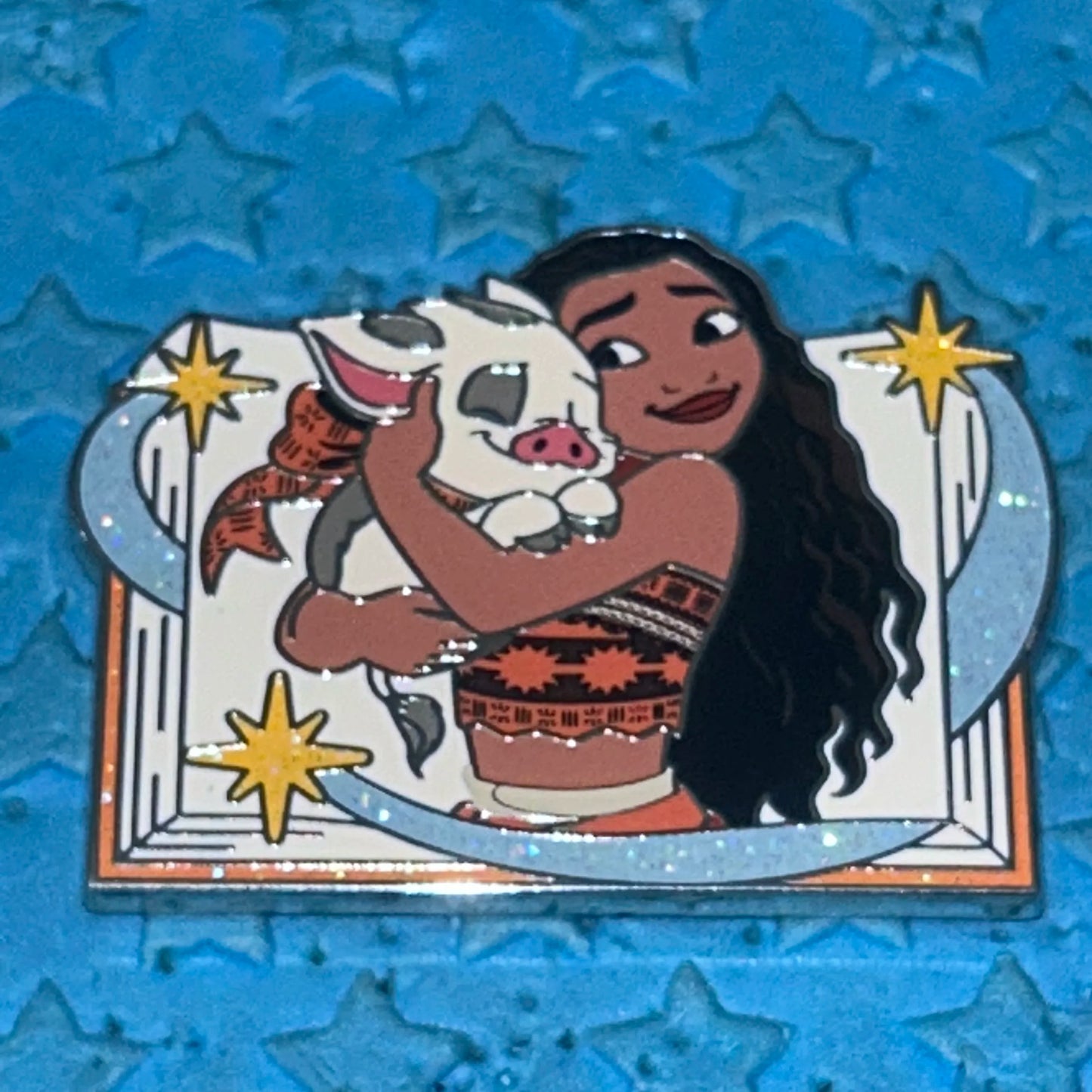 2023 - Moana Hugging Pua- LE Pin