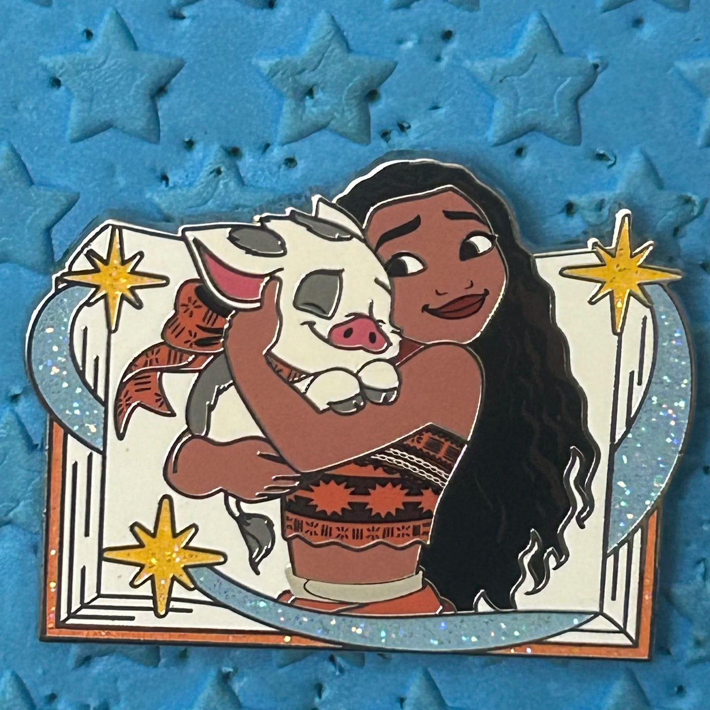 2023 - Moana Hugging Pua- LE Pin