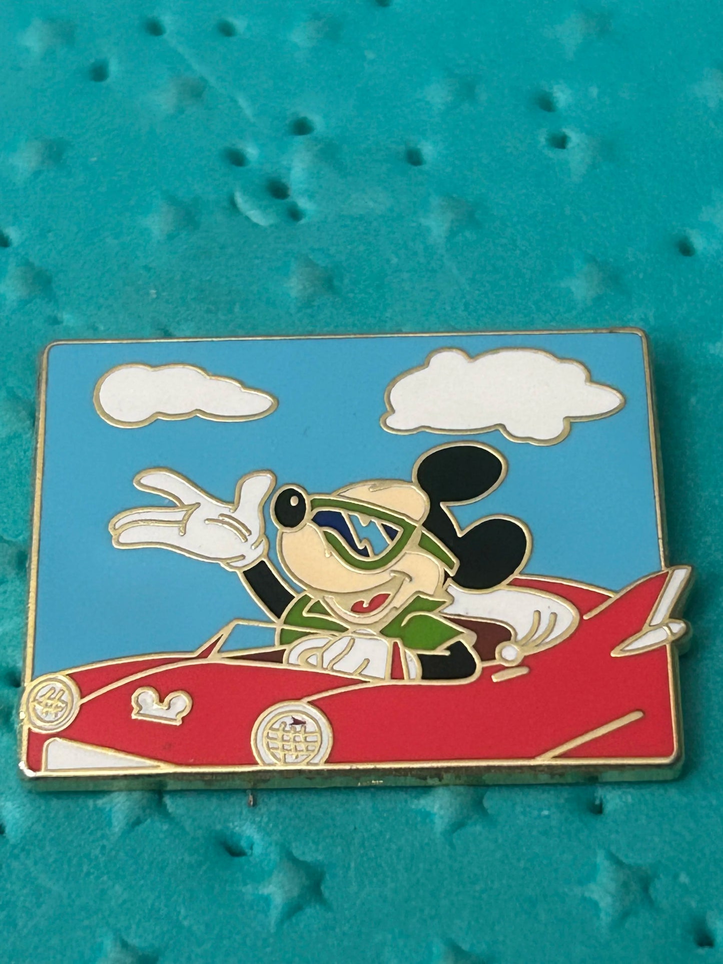 2002 - Mickey Mouse Driving Car Waving Pin