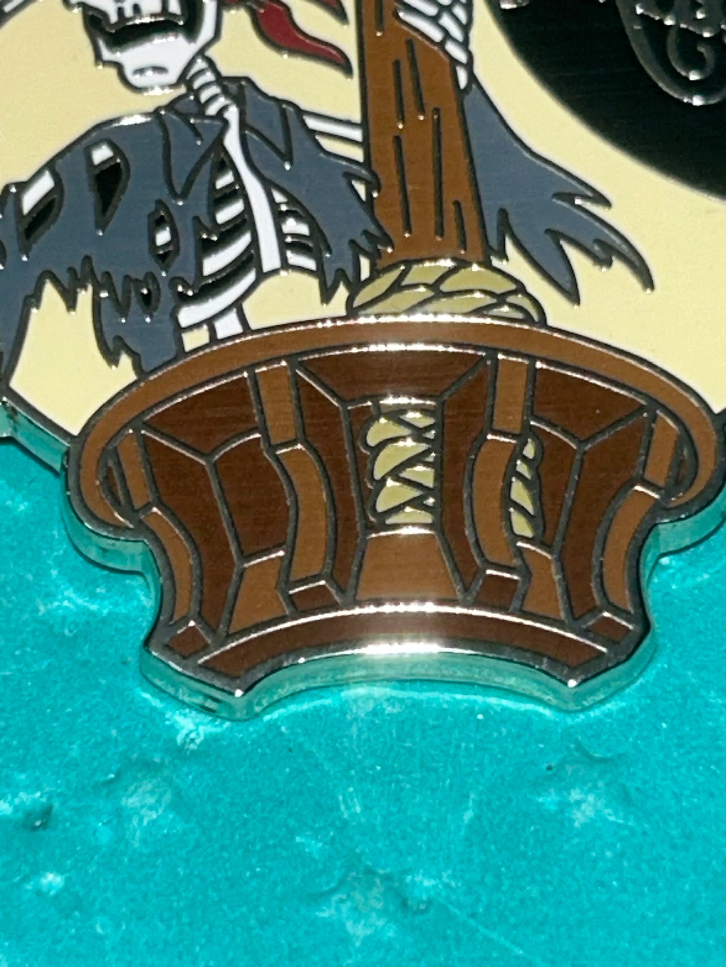 2022 - Pirates of Caribbean- Skeleton Viewing Port Pin
