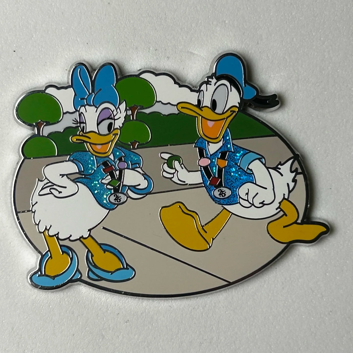 2025 - Donald and Daisy - Pin Trading Series - 25 Years - Disney Pin