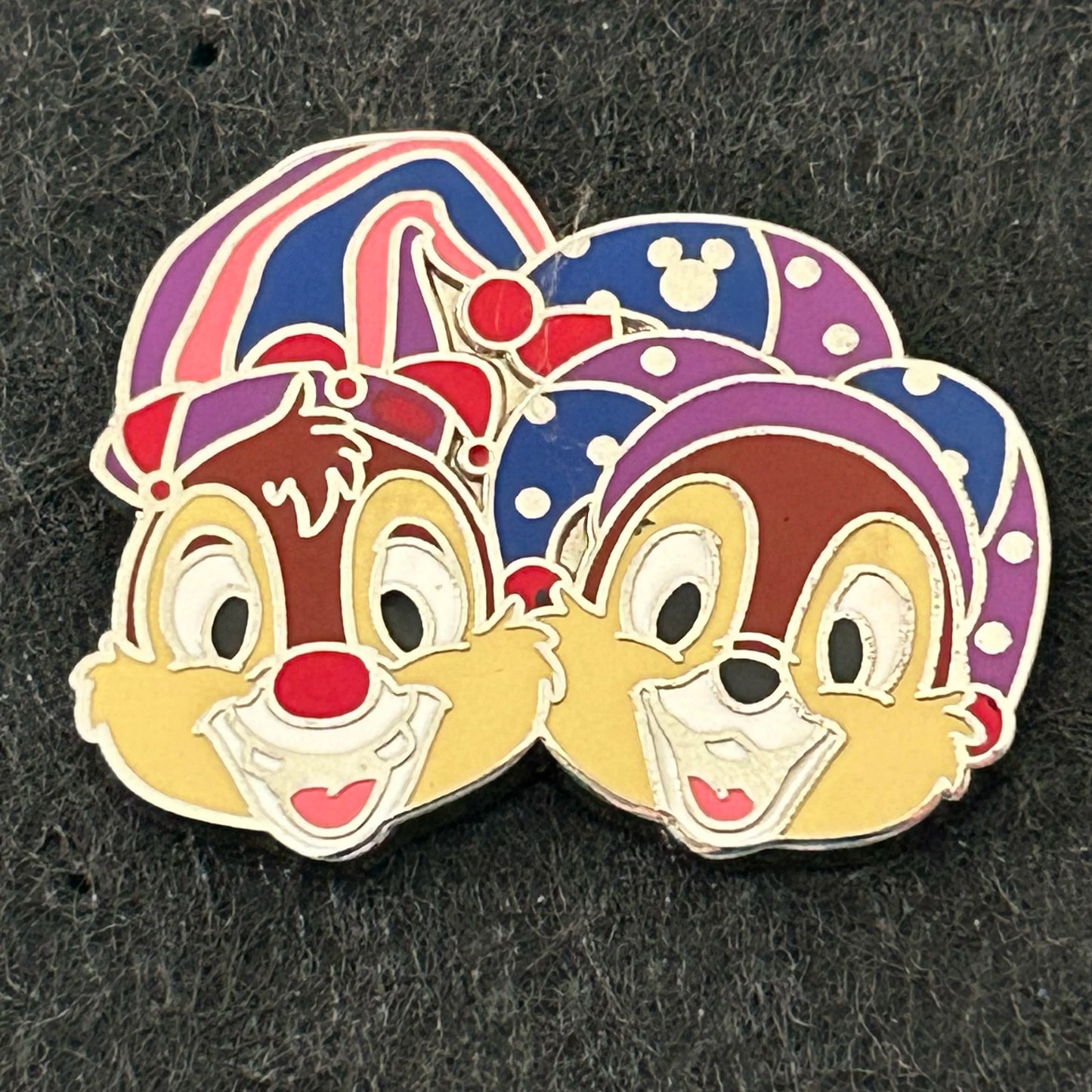 2015 - Chip and Dale - Mardi Gras - Hidden Mickey - Disney Pin