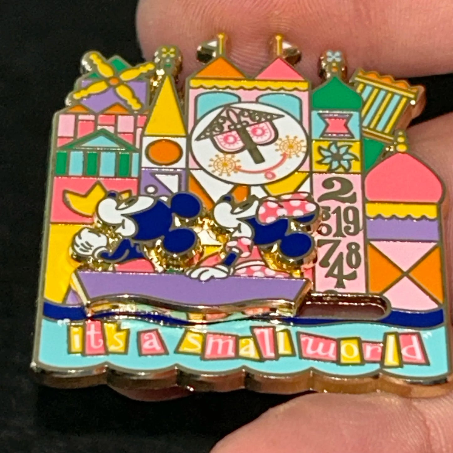 2023 - Mickey and Minnie - It’s A Small World - Slider Boat - Disney Pin