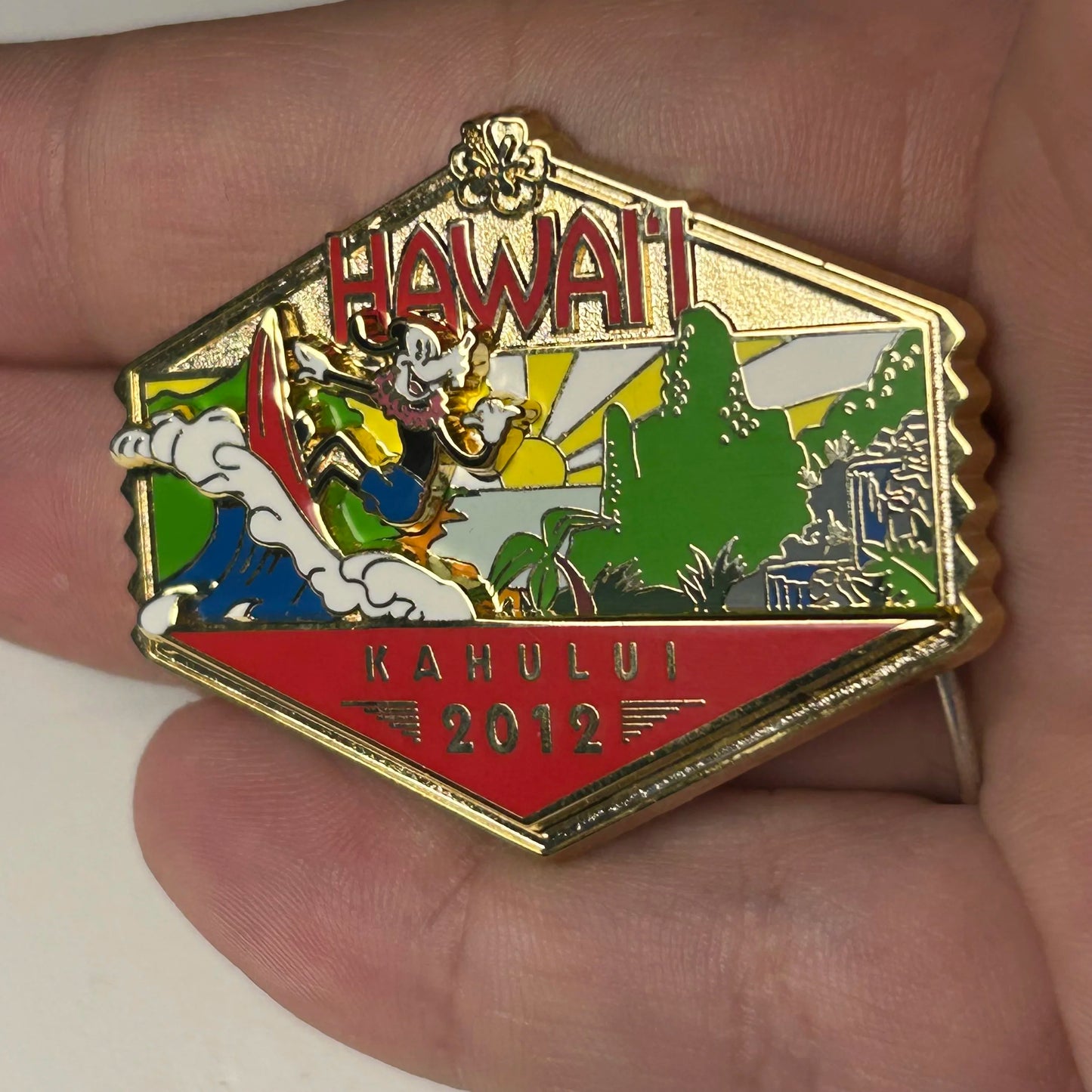2012 - Goofy - Surfing - Kahului, Hawaii - DCL - LE 1,000 - Disney Pin on Pin