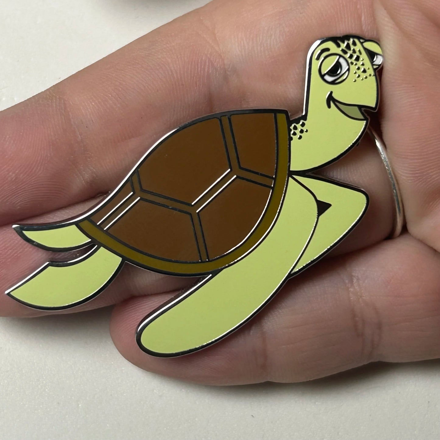 Loungefly - Crush - Finding Nemo - Disney Pin