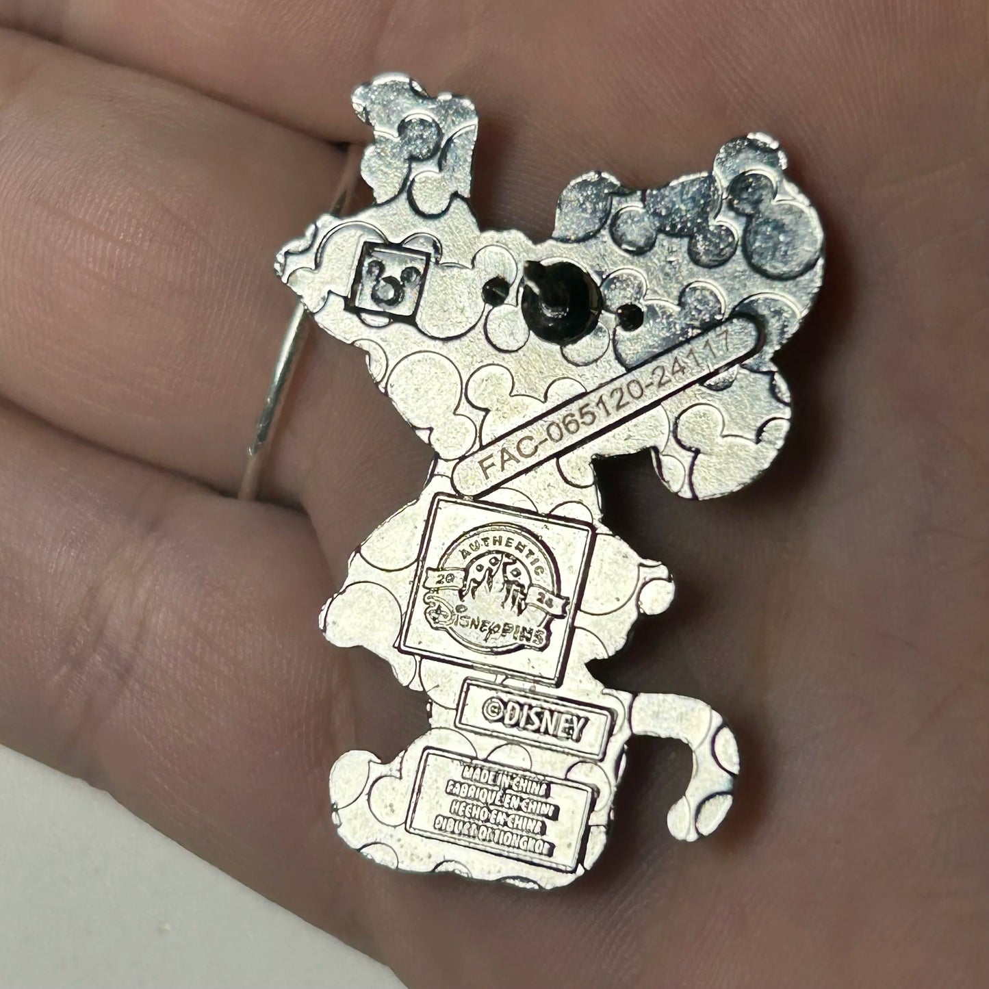 2024 - Minnie Mouse - Hanging Ornament - Christmas - Disney Pin