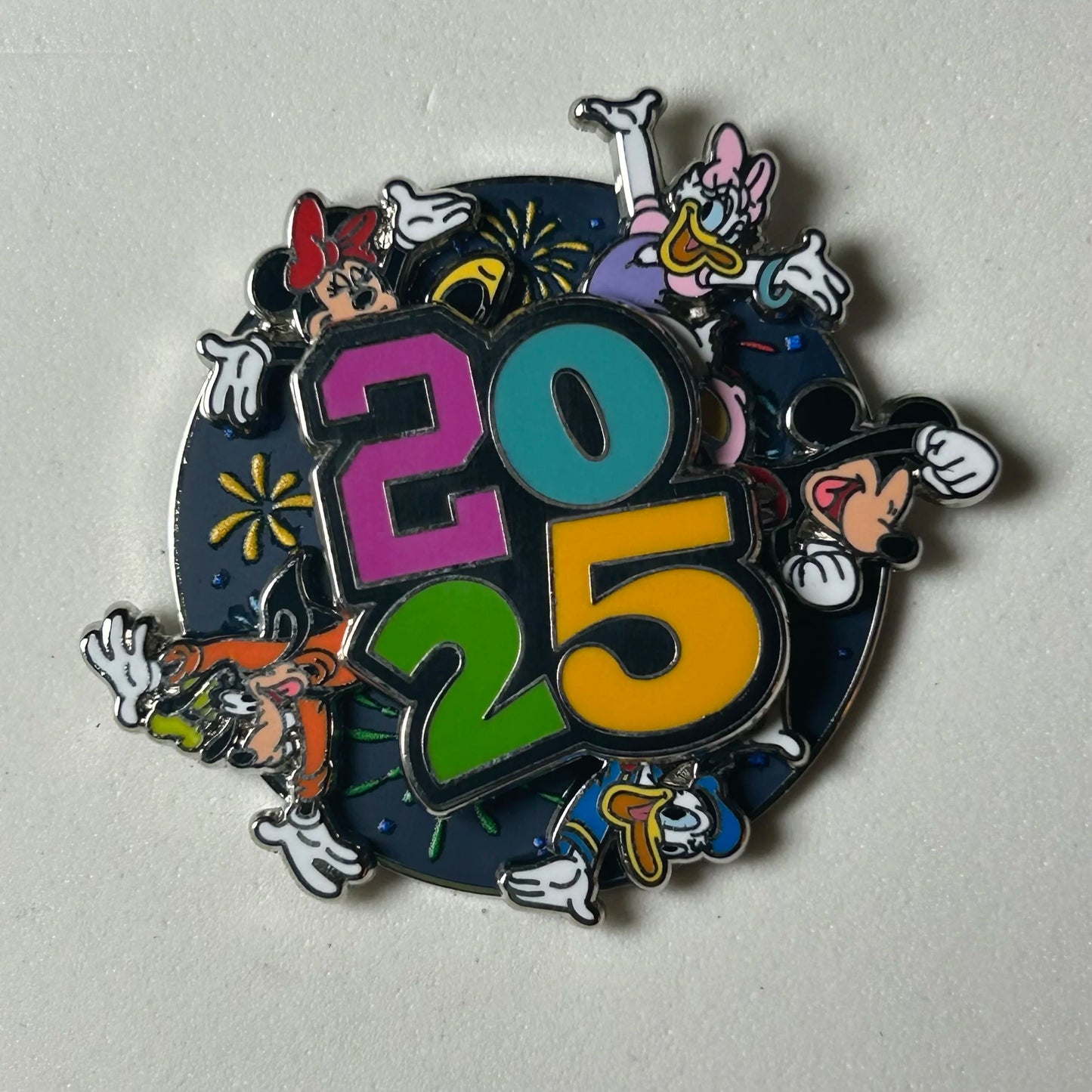 2025 - Mickey, Minnie, Goofy, Donald and Daisy - Spinner - Disney Pin
