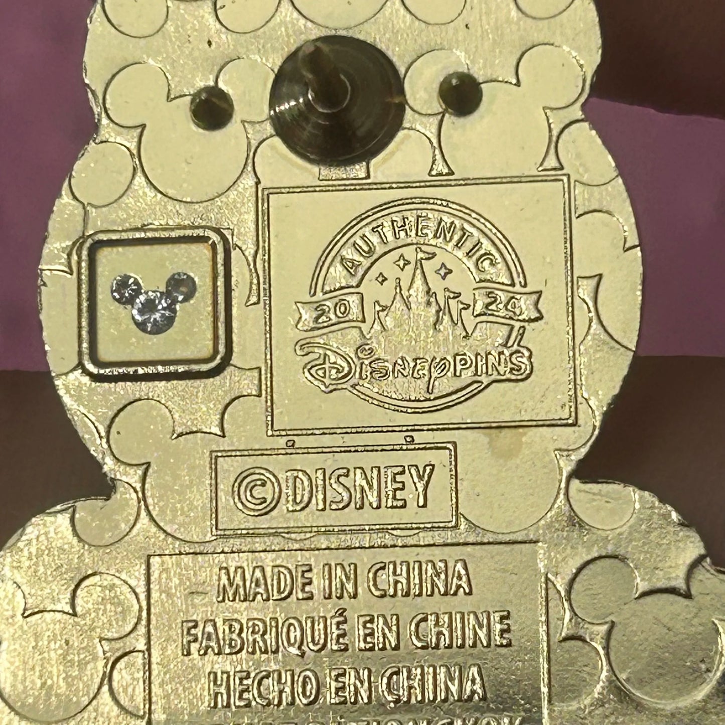 2024 - Daisy Duck - Character Fans - Disney Pin