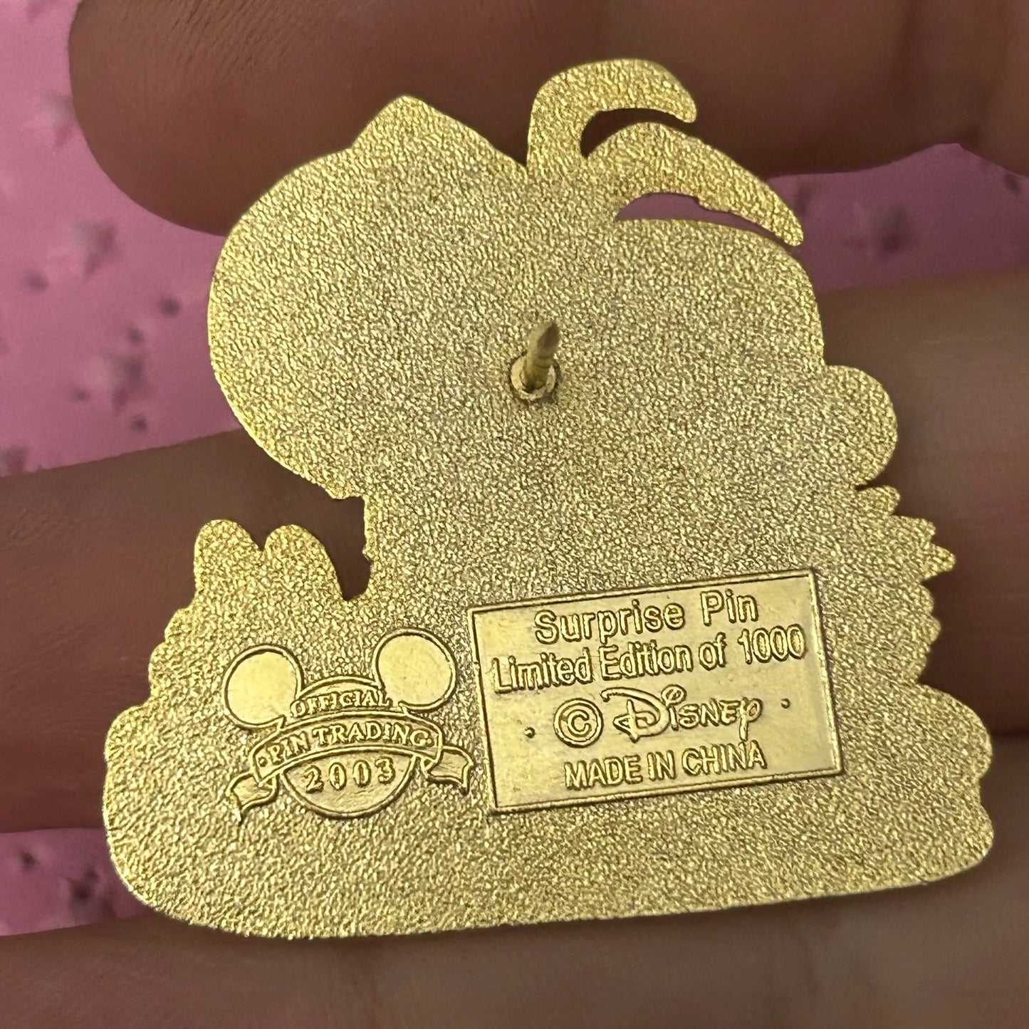 2003 - Minnie Mouse And Daisy - Beach Lounging Pin