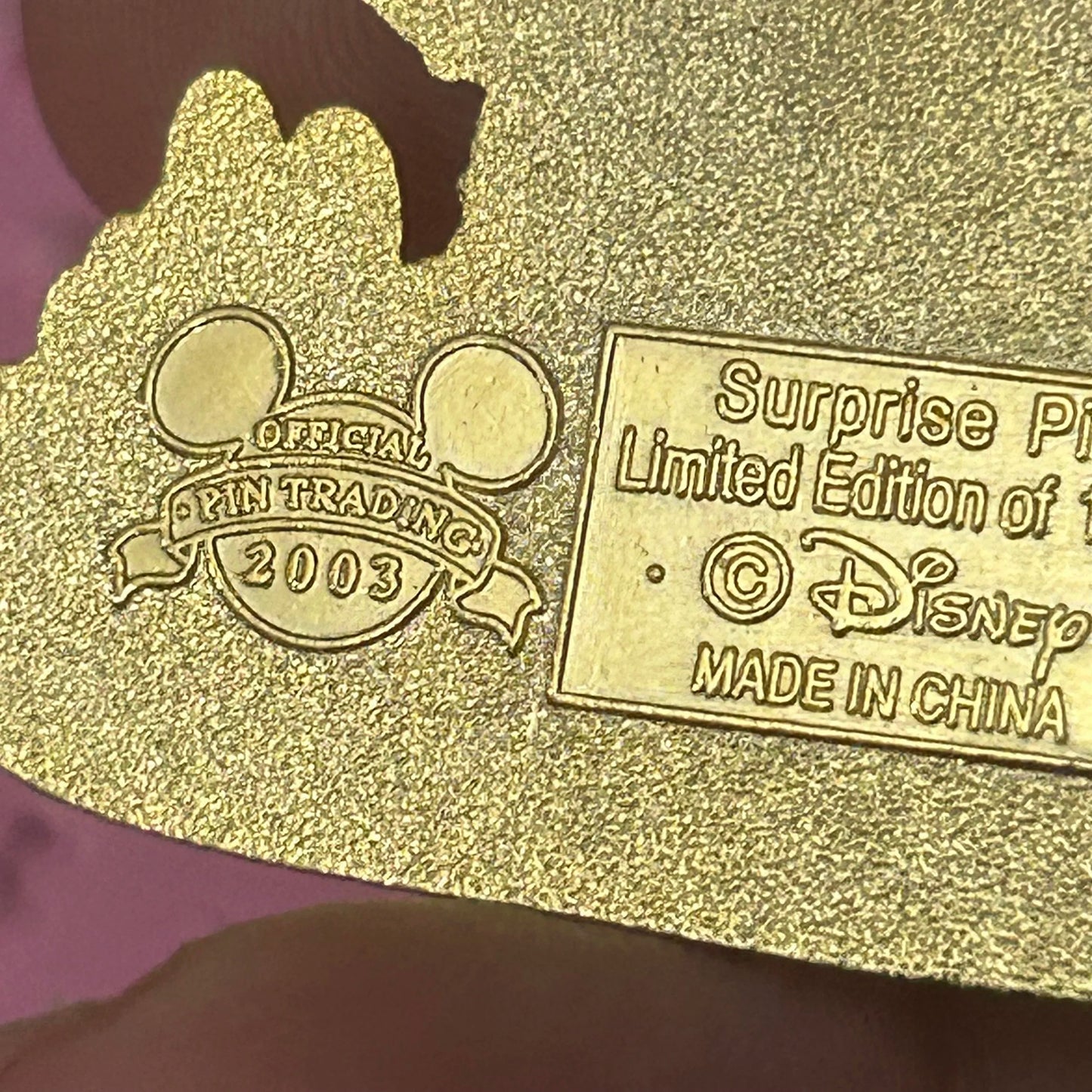 2003 - Minnie Mouse And Daisy - Beach Lounging Pin
