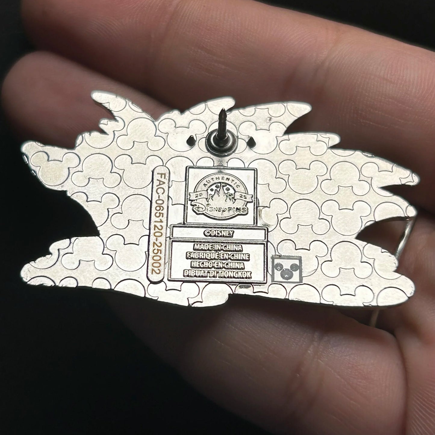 2025 - Pluto Birds On Back - Pointing - Disney Pin