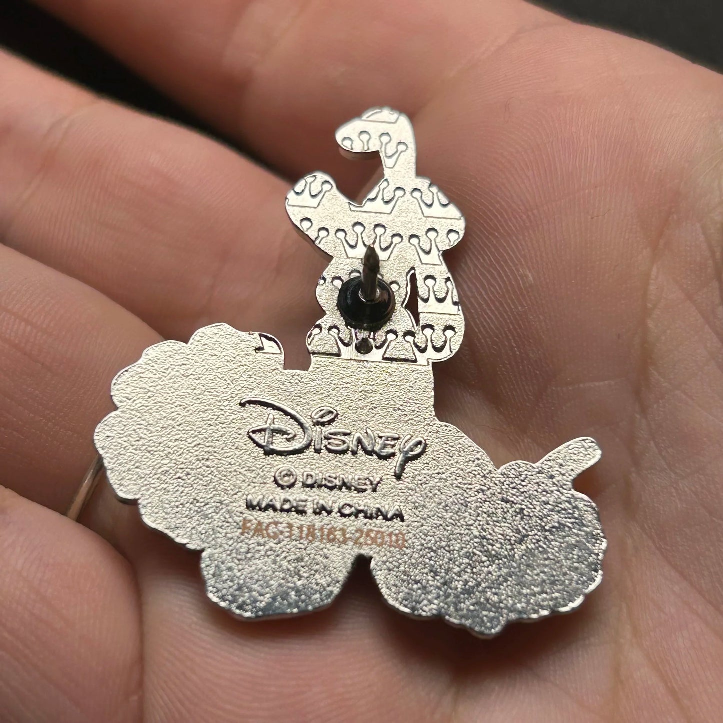 Loungefly - Pluto With Flowers - Disney Pin
