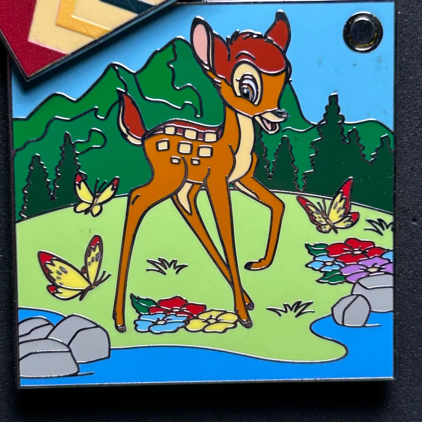 2024 - Bambi - Fort Wilderness - Flip Open - LE 2,000 - Christmas Series - Disney Pin