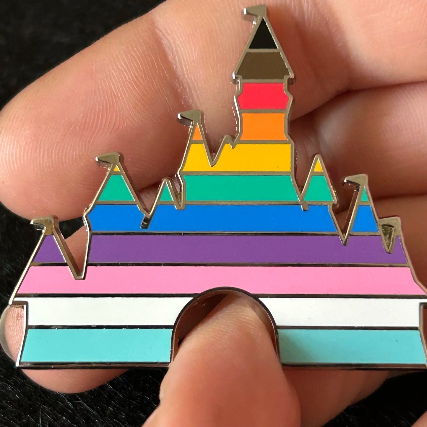 2023 - Pride Castle - LGBTQ+ - Rainbow- Disney Pin