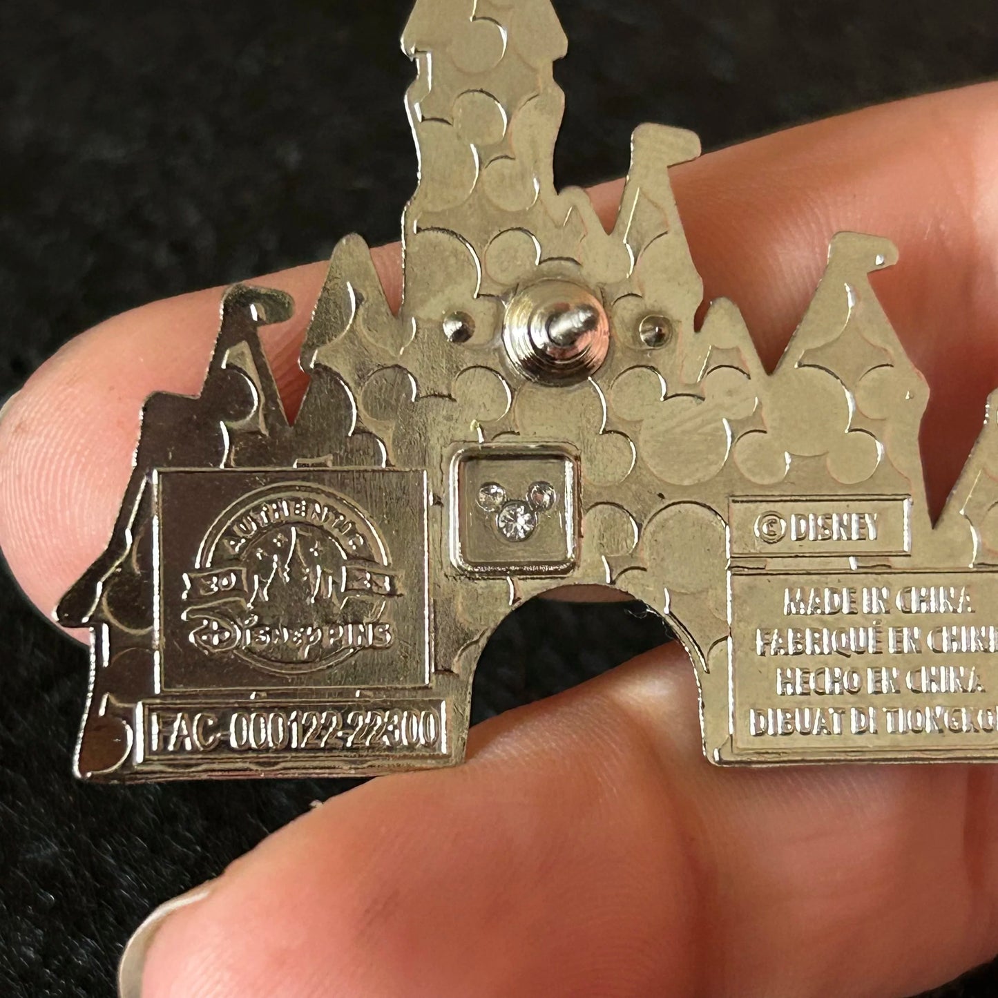 2023 - Pride Castle - LGBTQ+ - Rainbow- Disney Pin