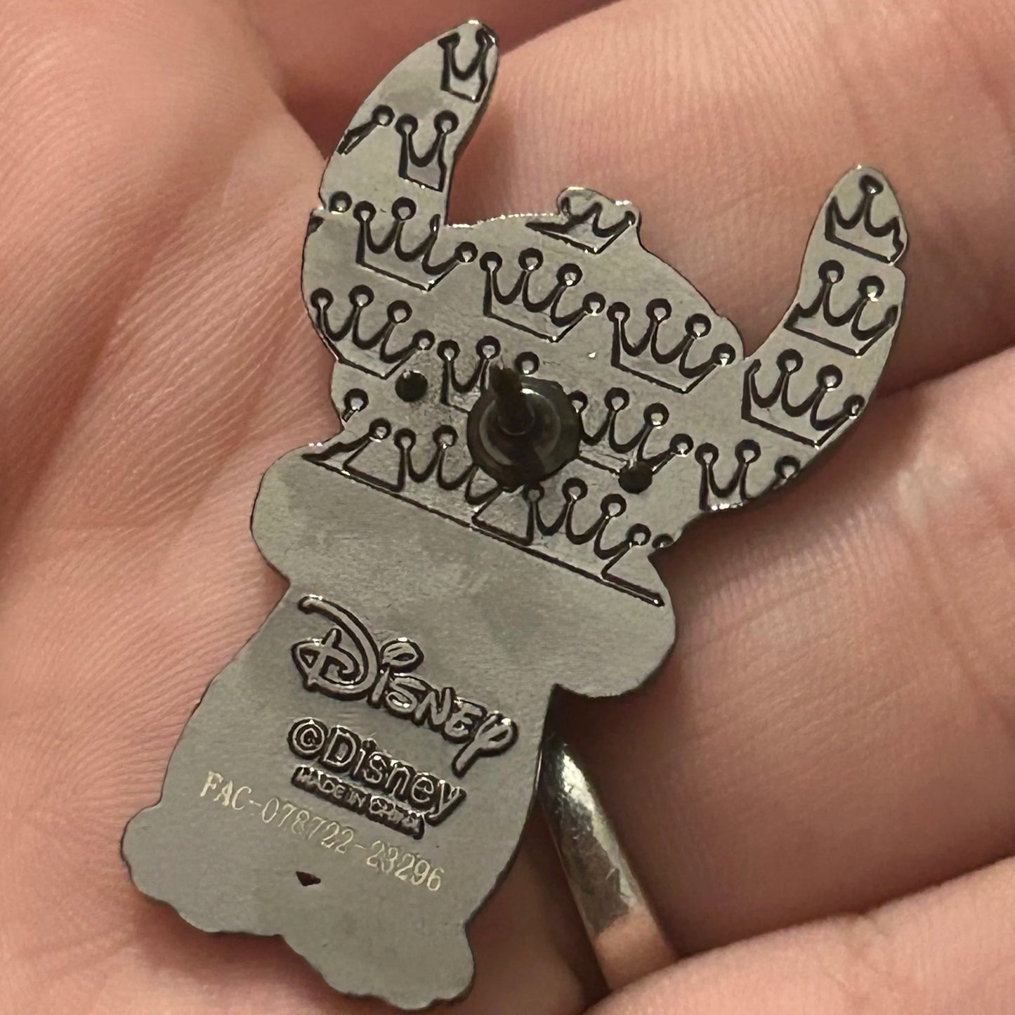 Surprised Stitch - Loungefly - Mystery Pin