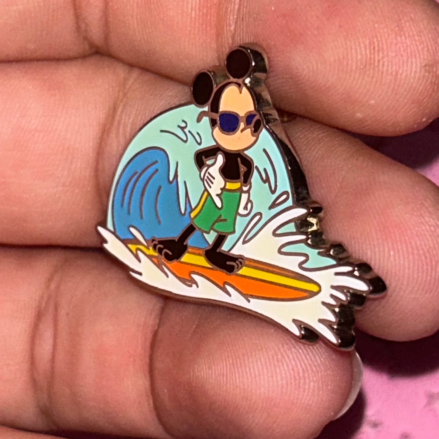2012 - Mickey Mouse - Surfing - Cool Character Pin