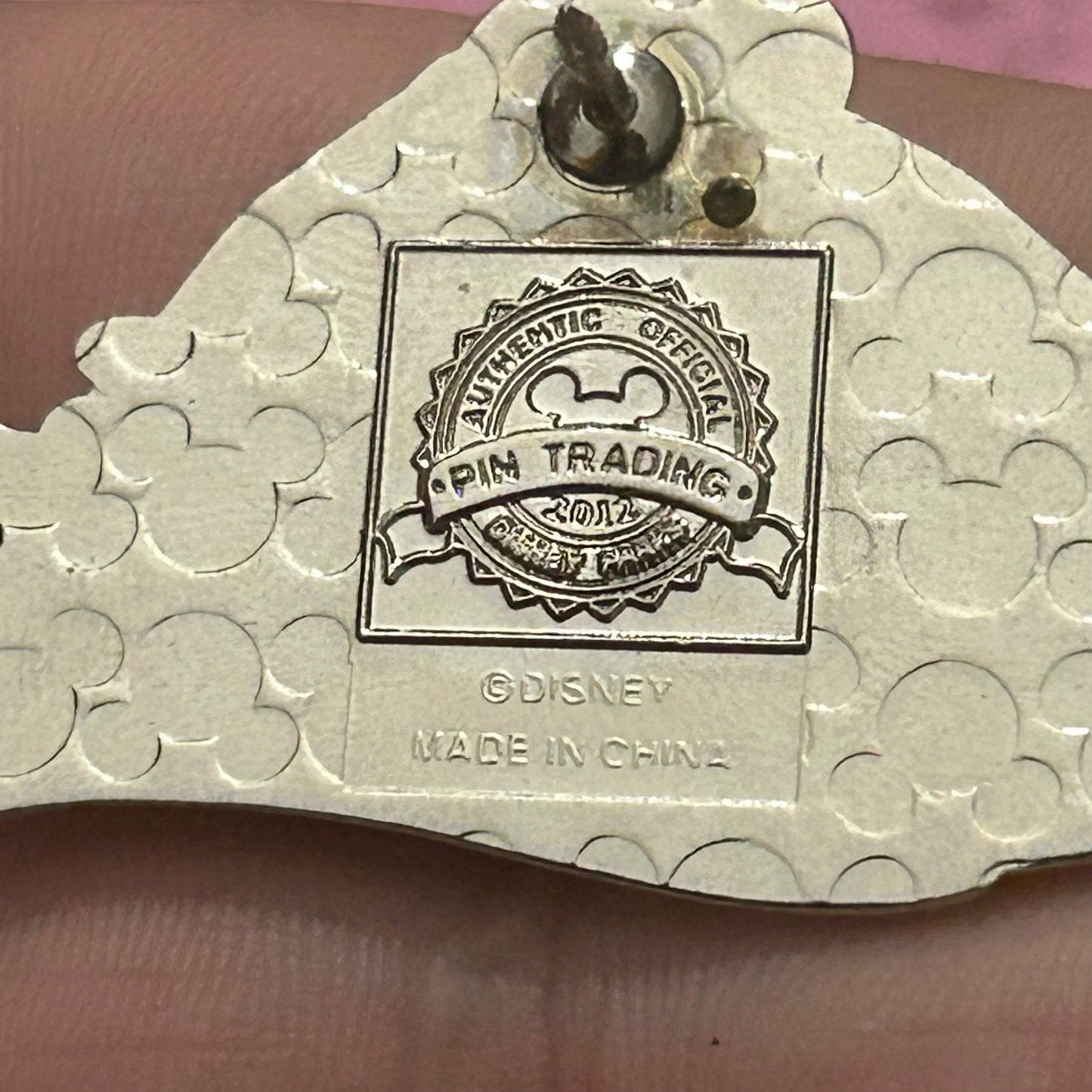 2012 - Mickey Mouse - Surfing - Cool Character Pin