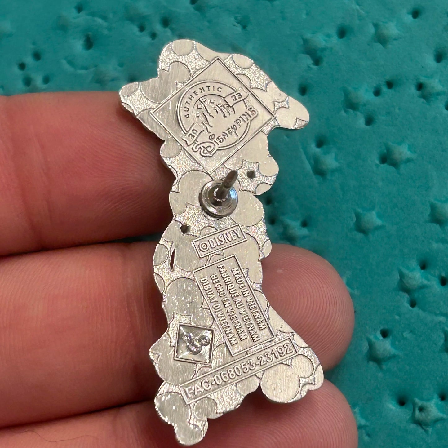 2023 - Giselle - Enchanted - Glitter Dress - Disney Pin