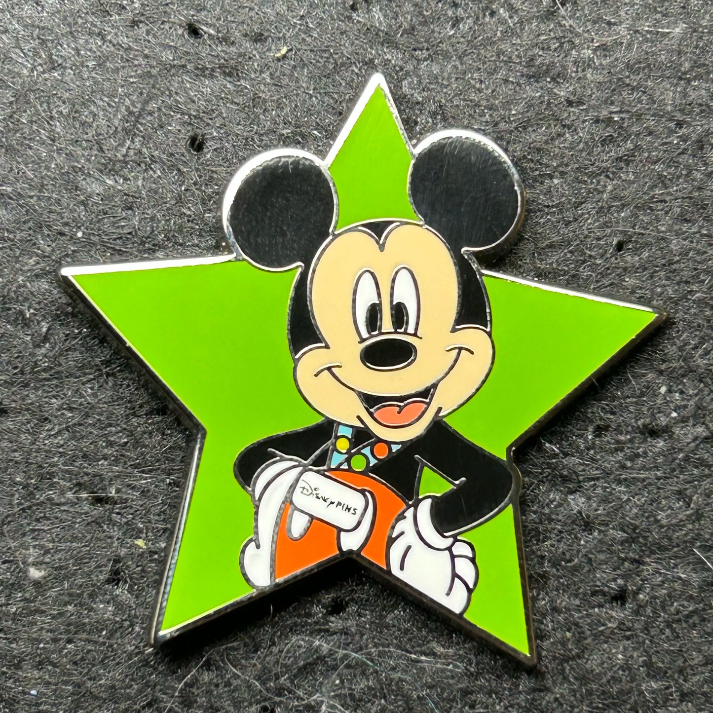 2025 - Mickey Mouse - Pin Trader - Green Star - Starter Series - Disney Pin