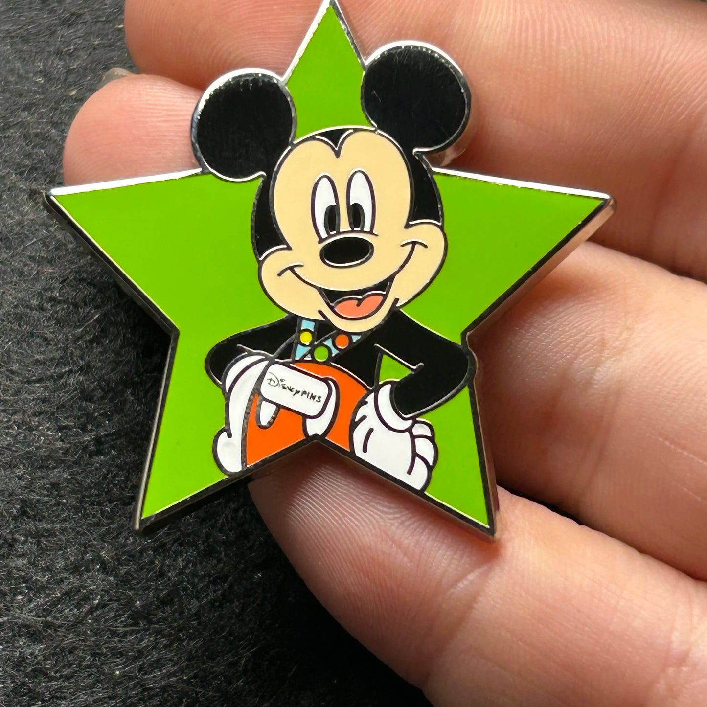 2025 - Mickey Mouse - Pin Trader - Green Star - Starter Series - Disney Pin