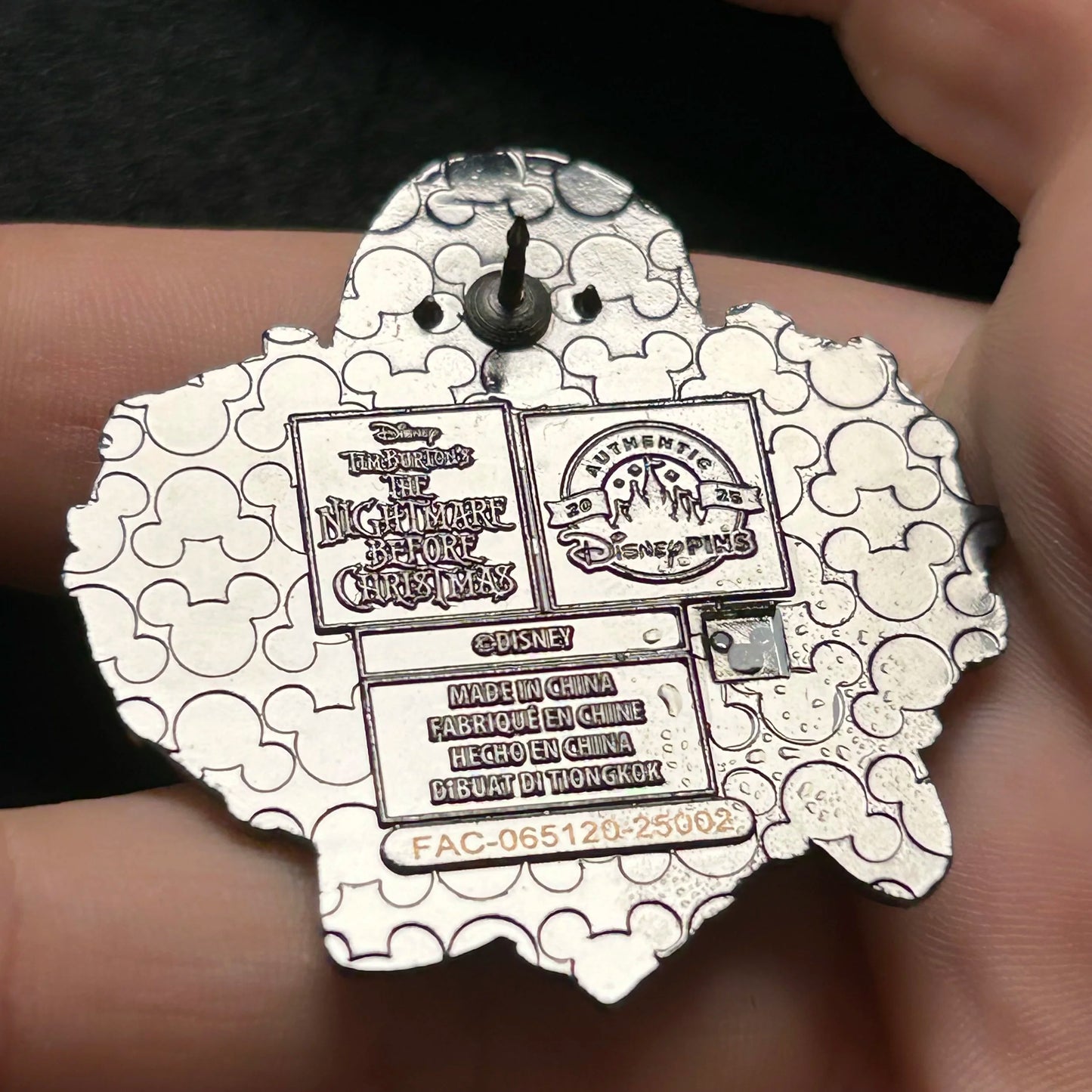 2025 - Sally Holding Flower - Nightmare Before Christmas - Disney Pin