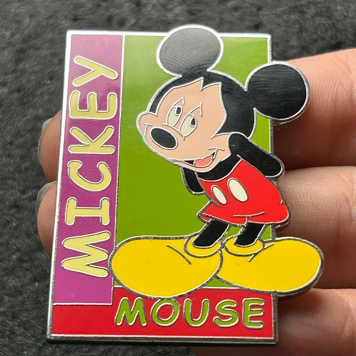2003 - Disney Auctions - Shy Mickey Mouse - LE 250 - Disney Pin