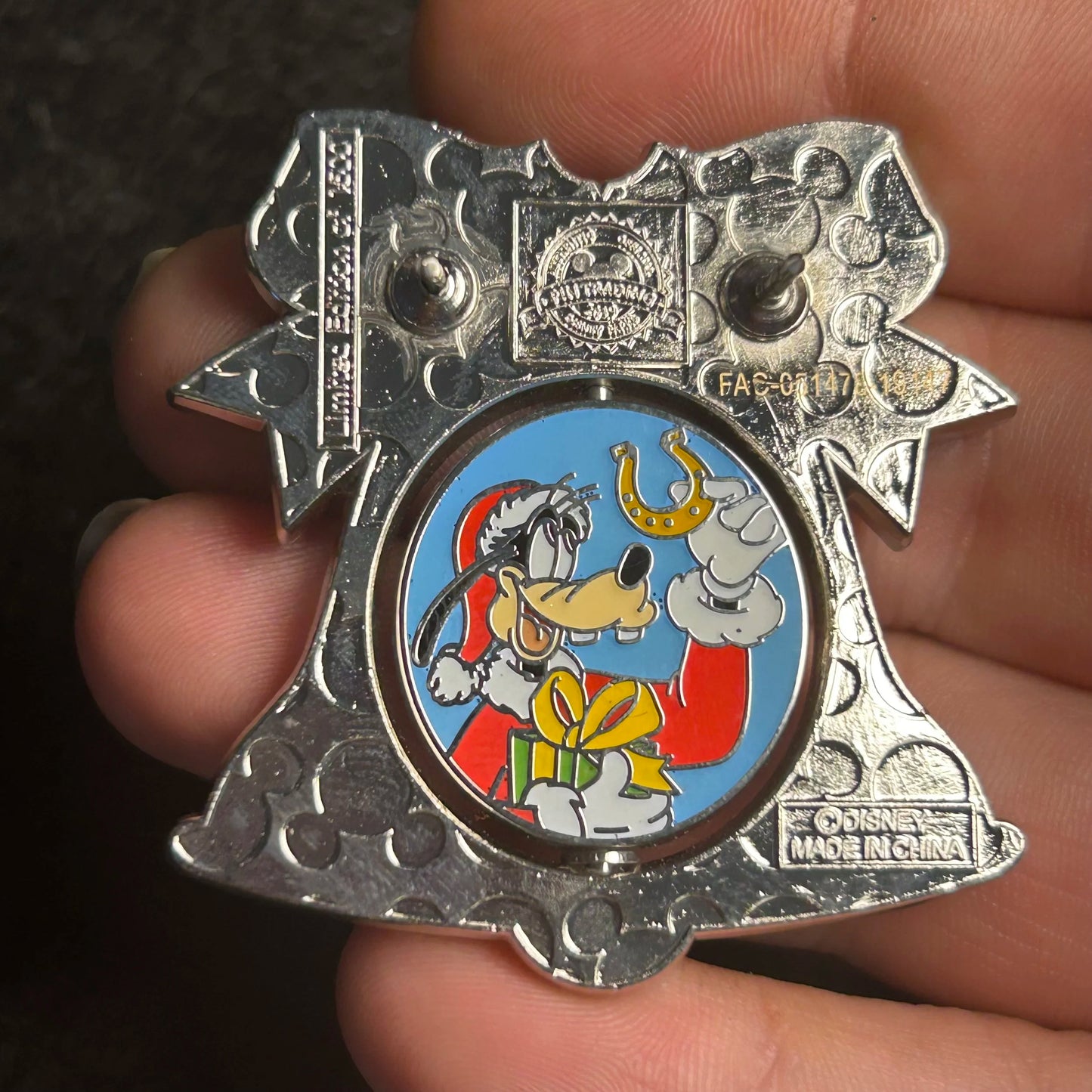 2019 - Goofy - Saratoga Springs - Holiday Bell - Ornament Series - LE 1,500 - Disney Pin