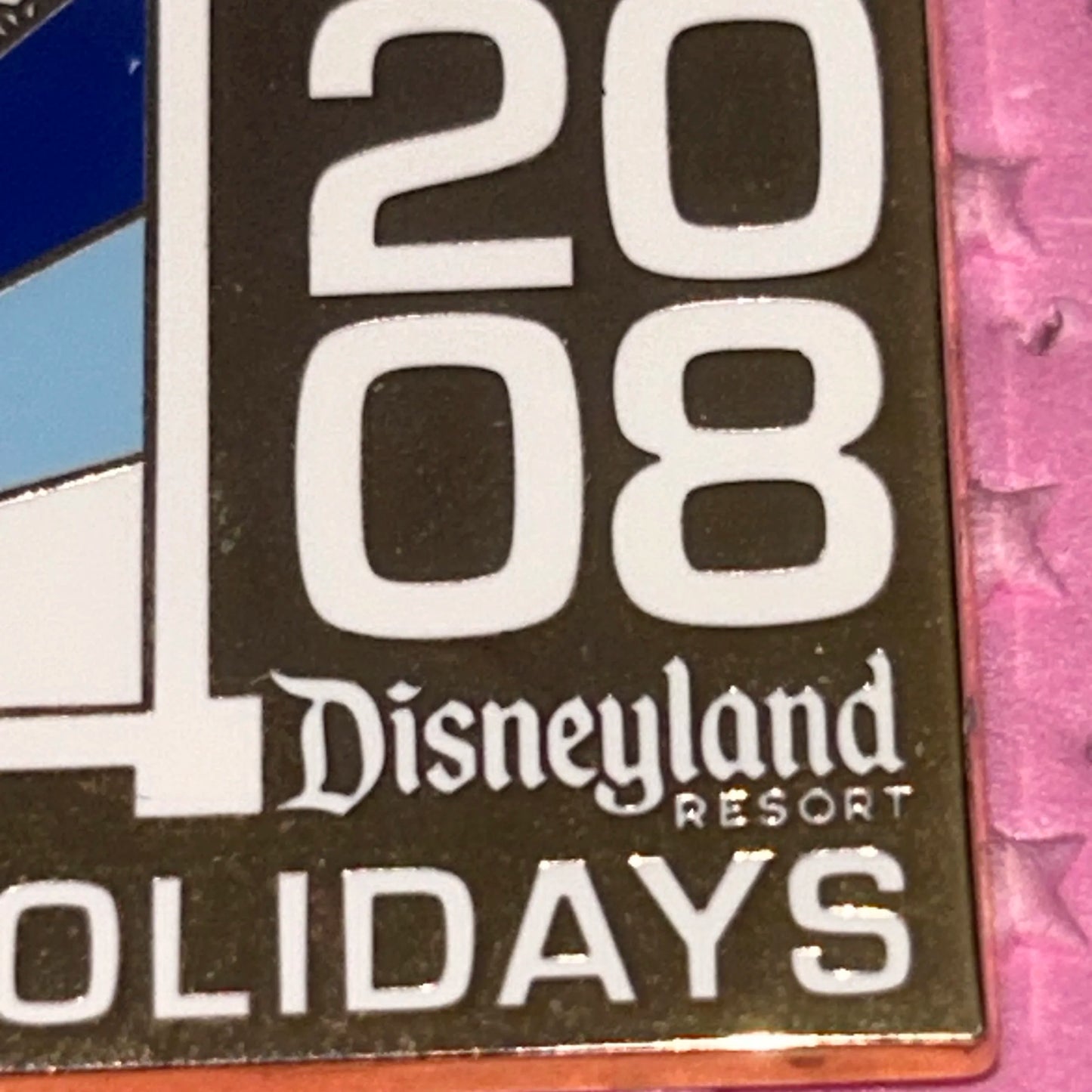 2008 - Happy Holidays - Christmas - Cast Member Exclusive - Pin